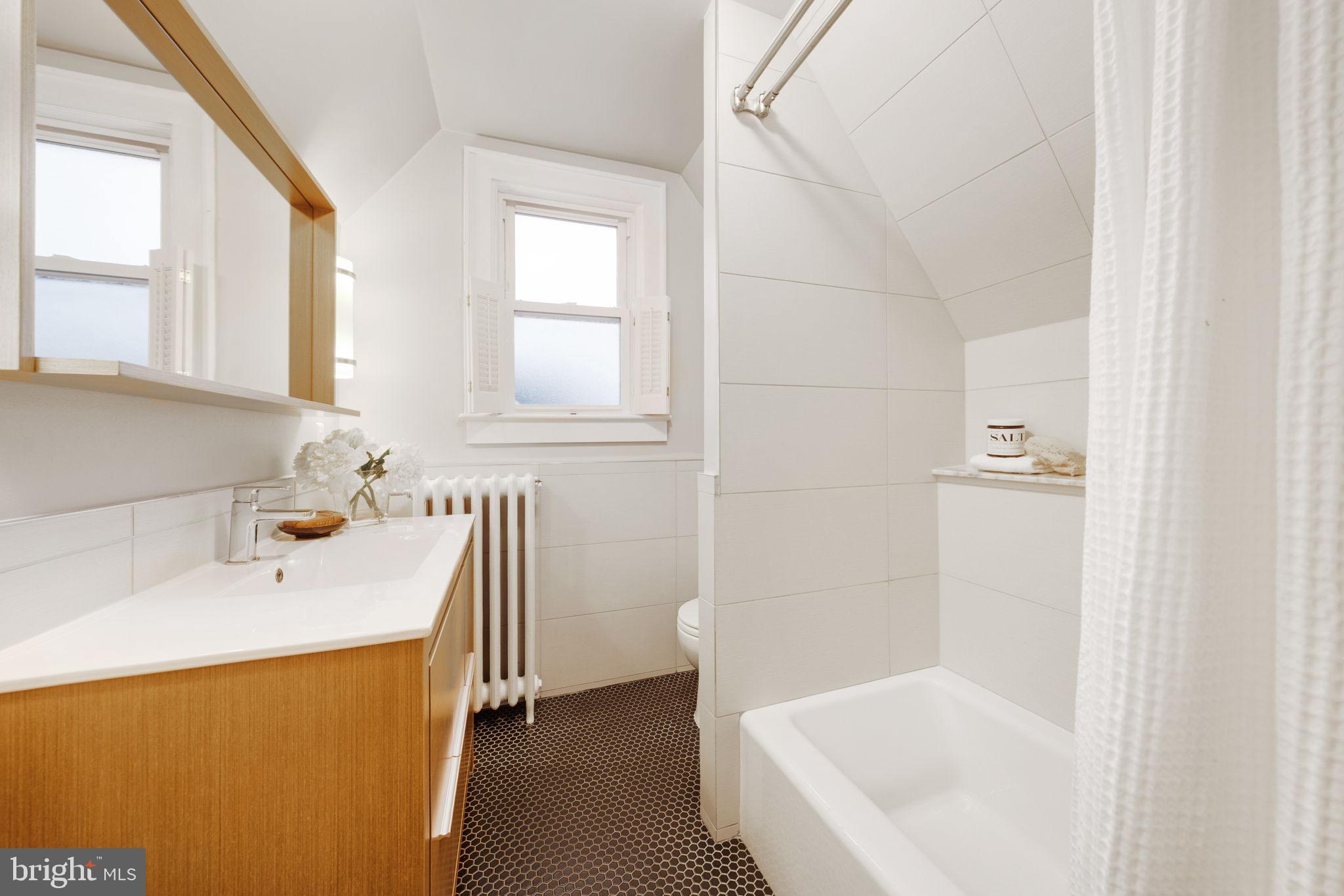 CLARENDON - Residential