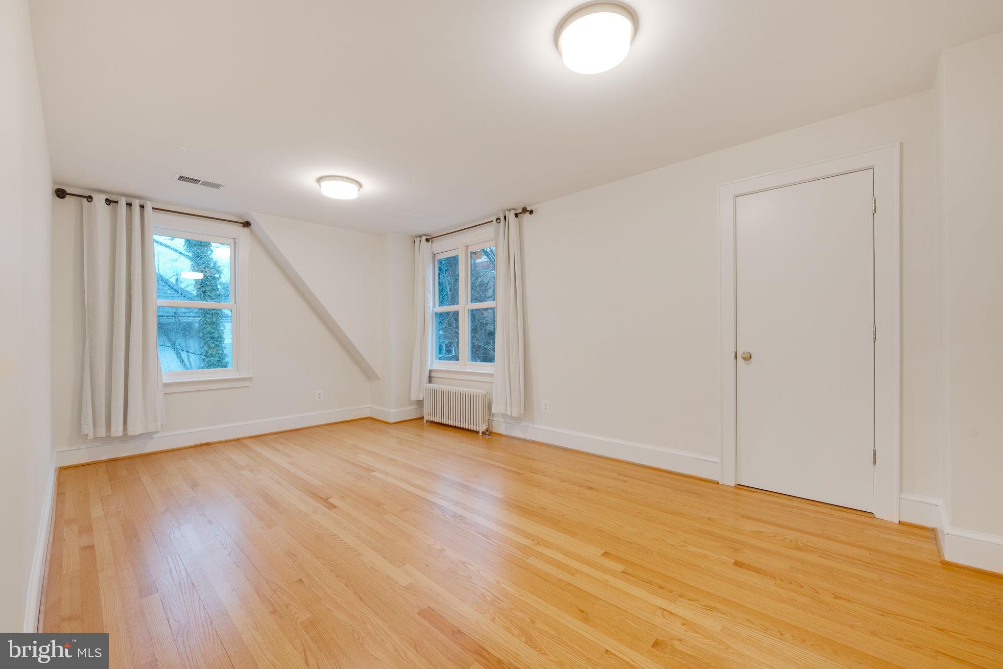 CLARENDON - Residential