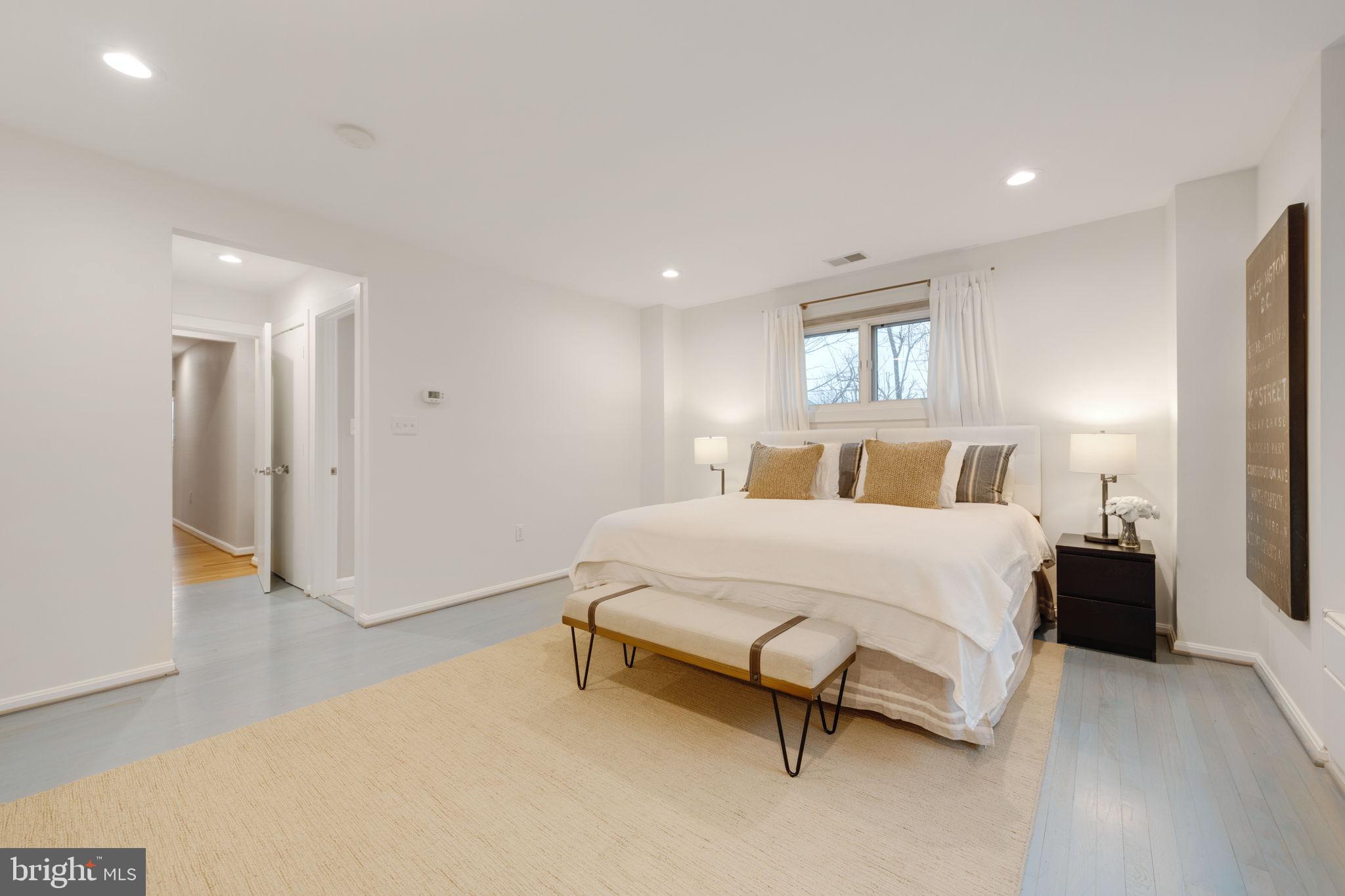 CLARENDON - Residential