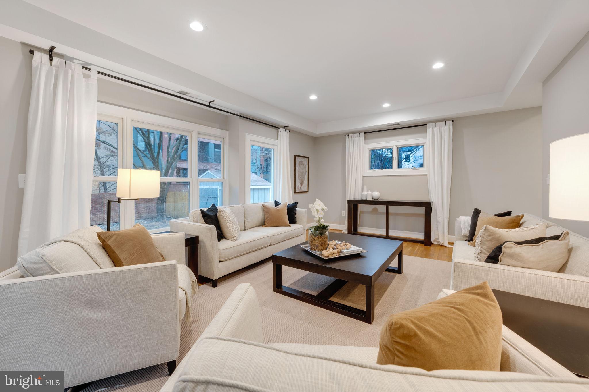 CLARENDON - Residential