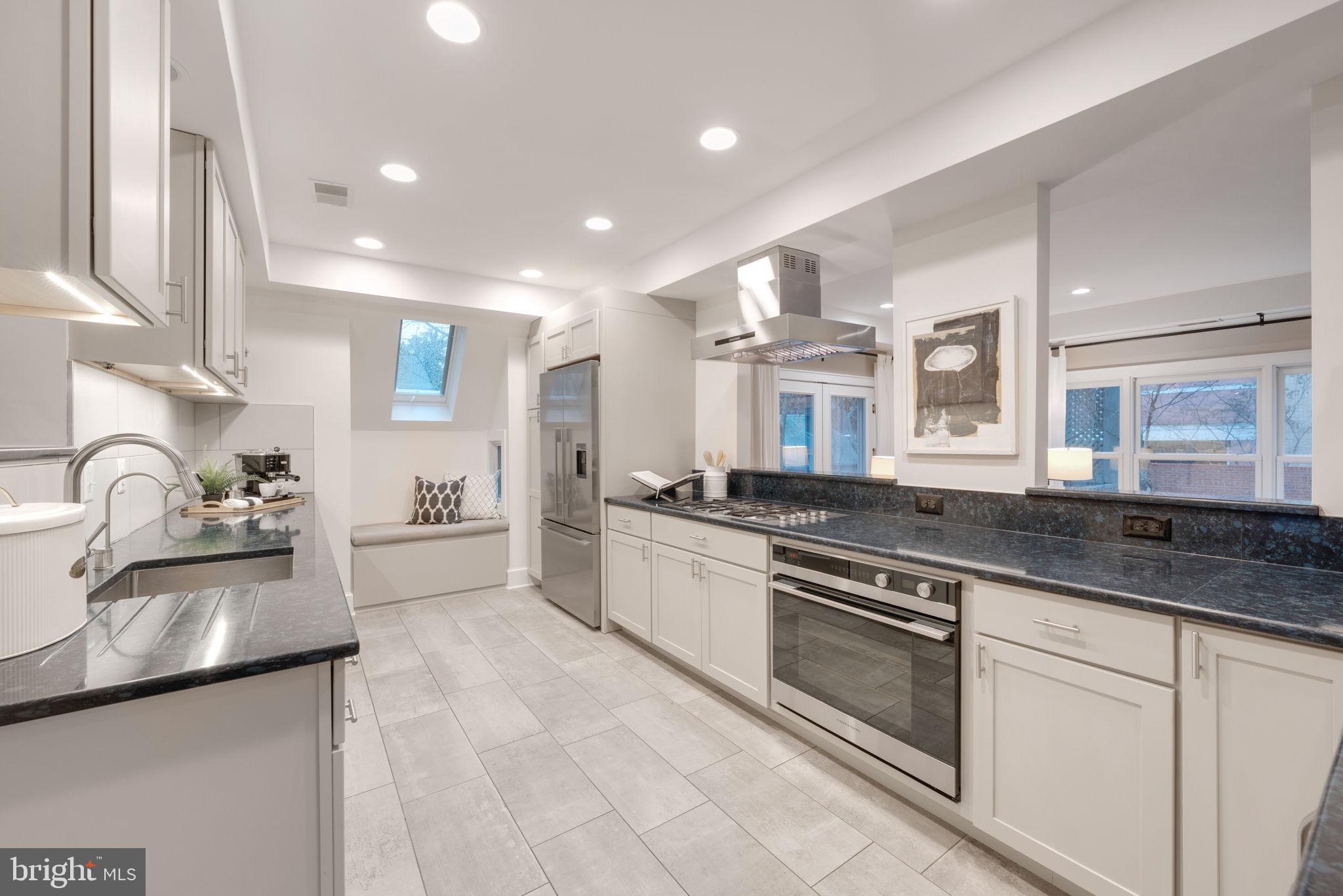 CLARENDON - Residential