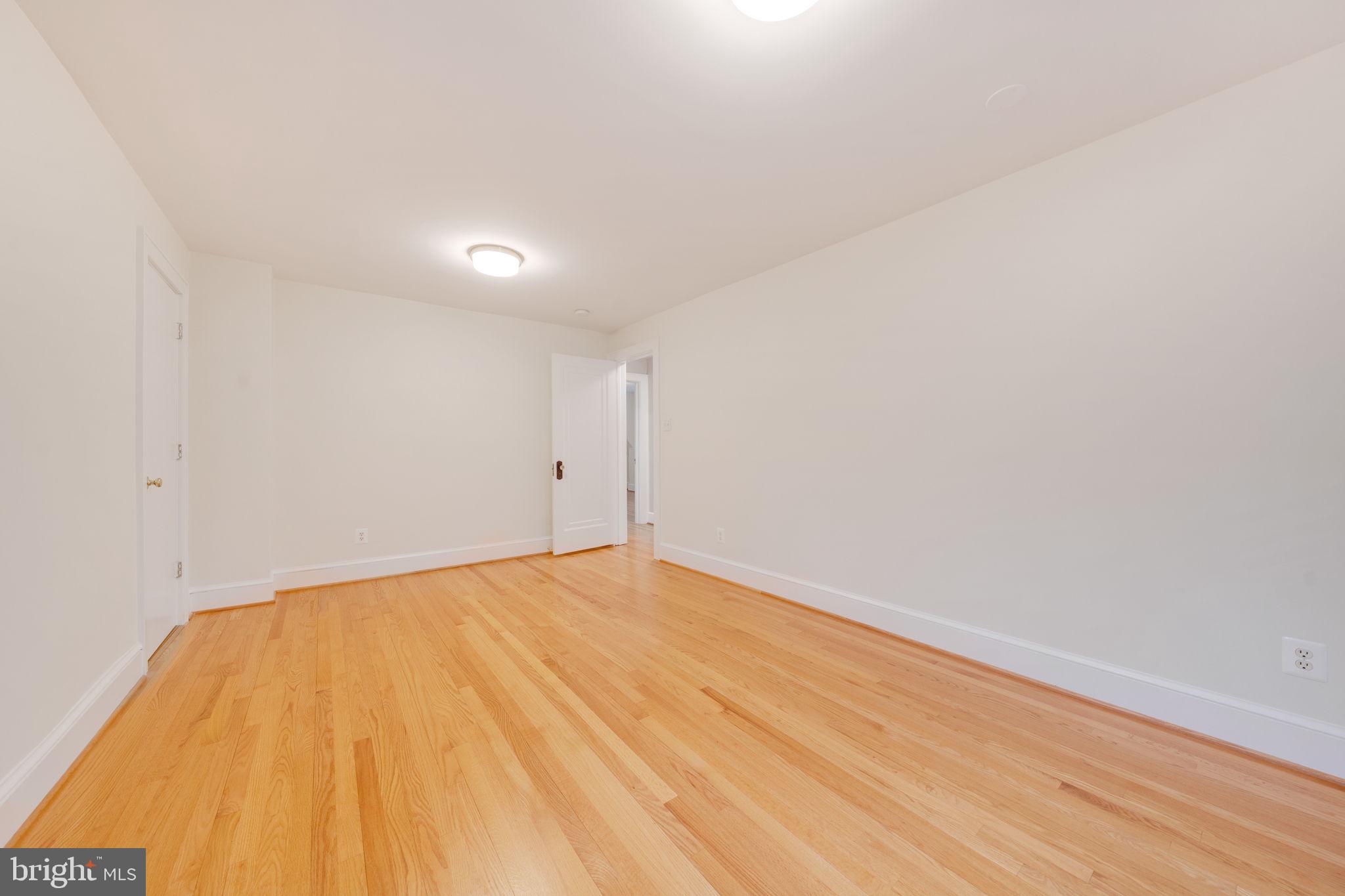 CLARENDON - Residential