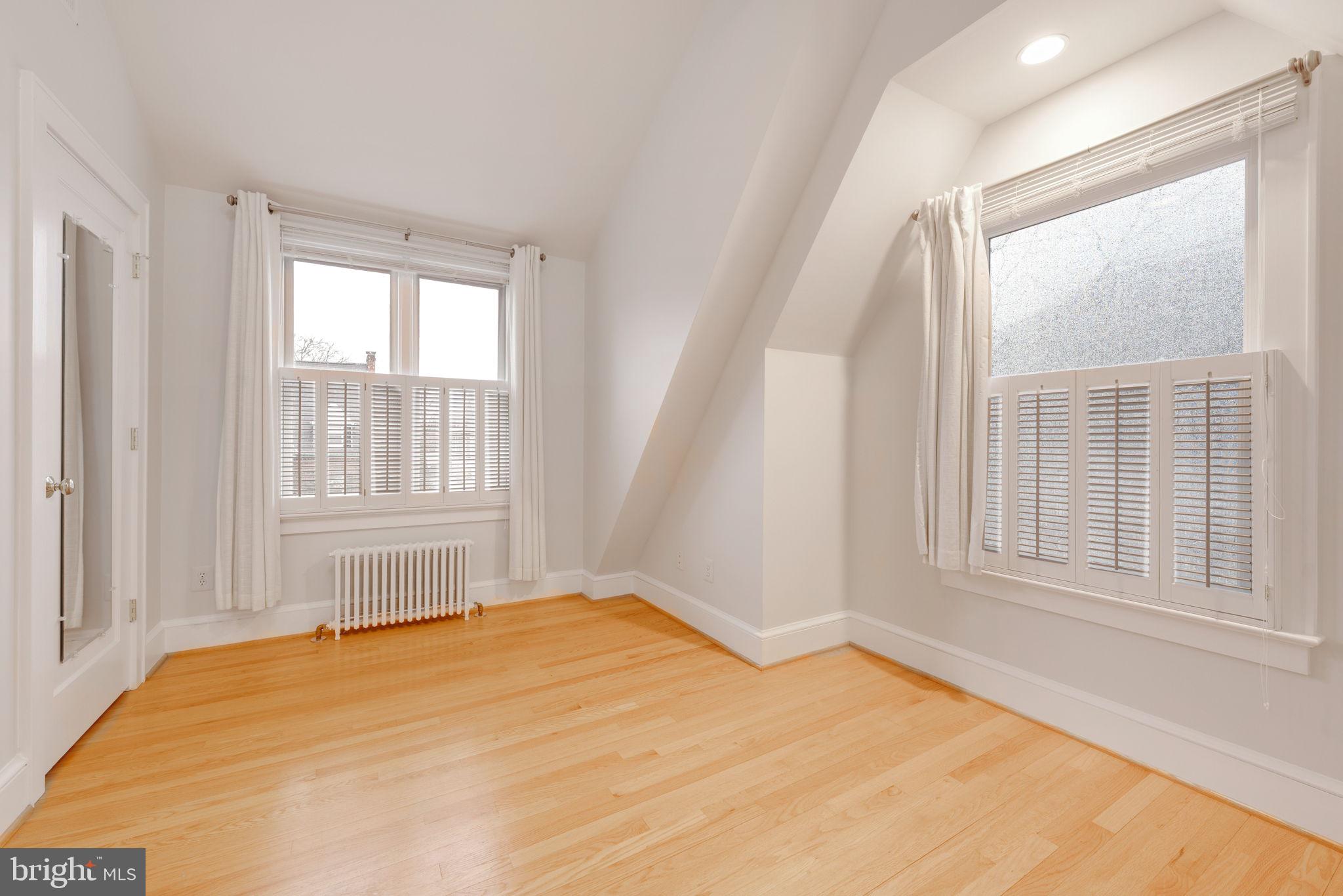 CLARENDON - Residential