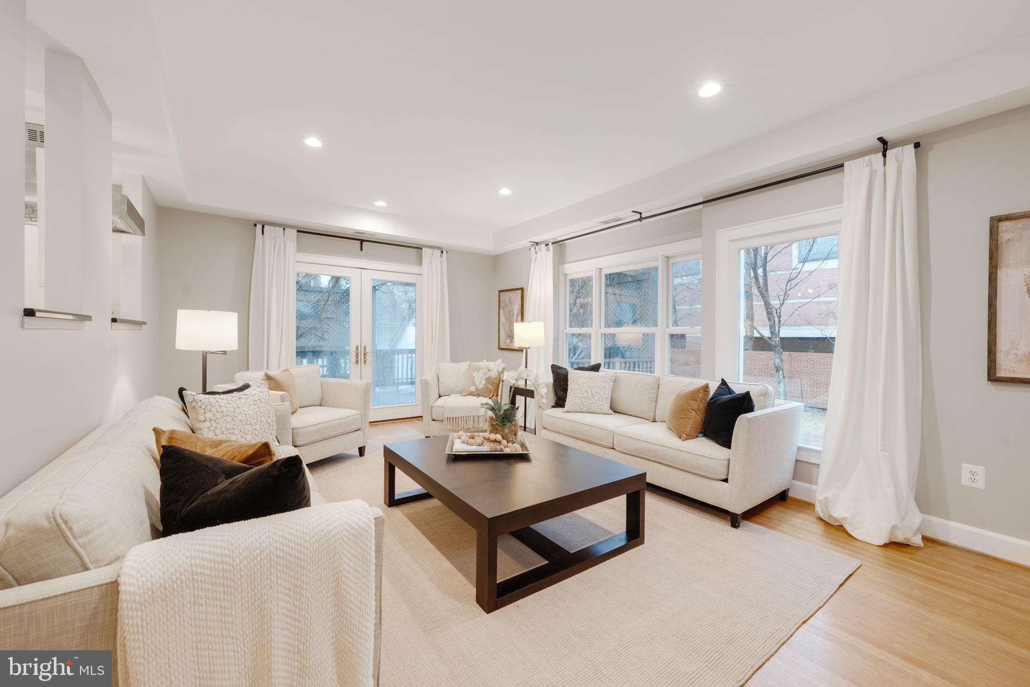 CLARENDON - Residential