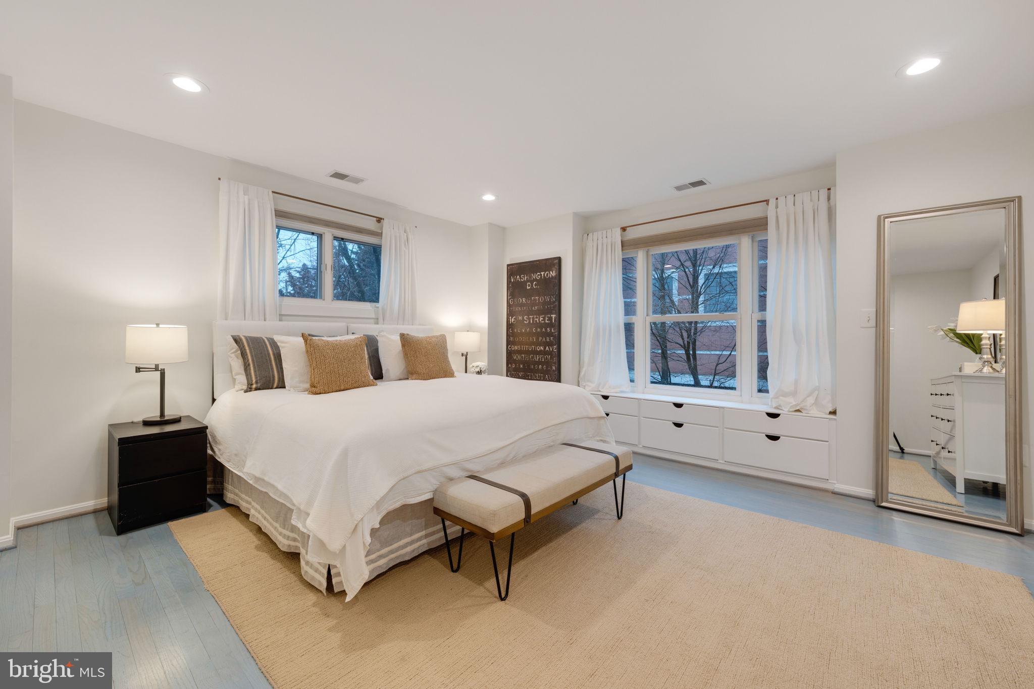 CLARENDON - Residential