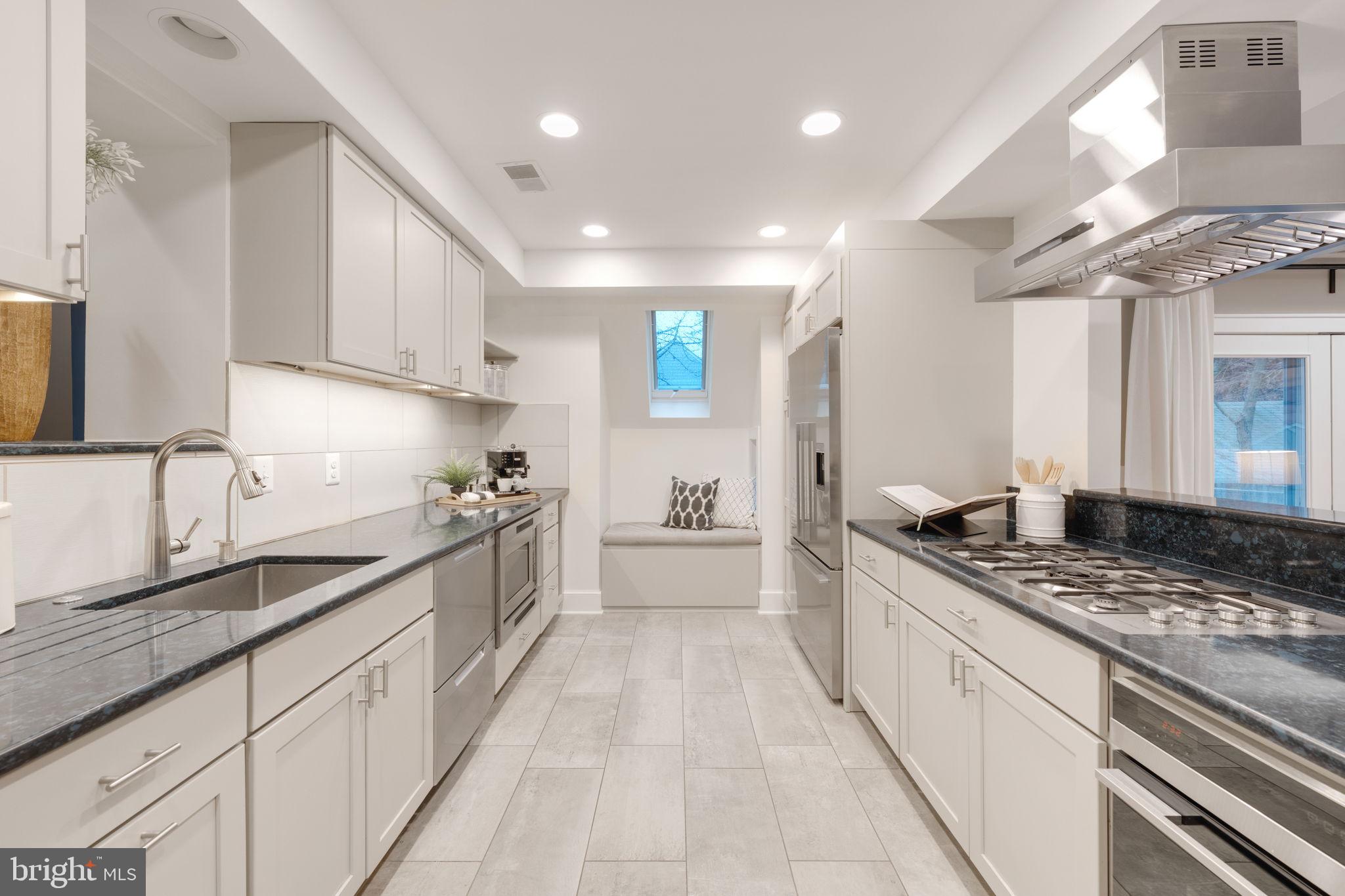 CLARENDON - Residential