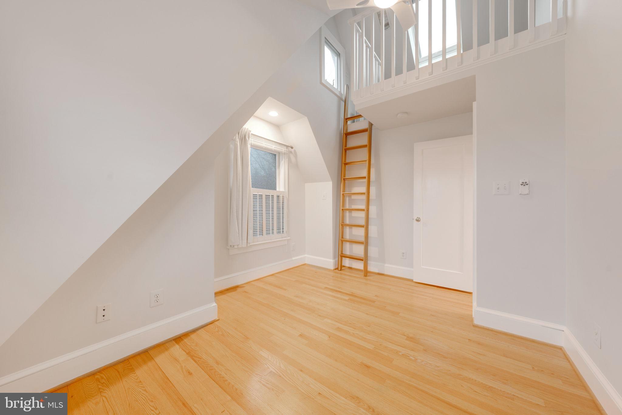 CLARENDON - Residential