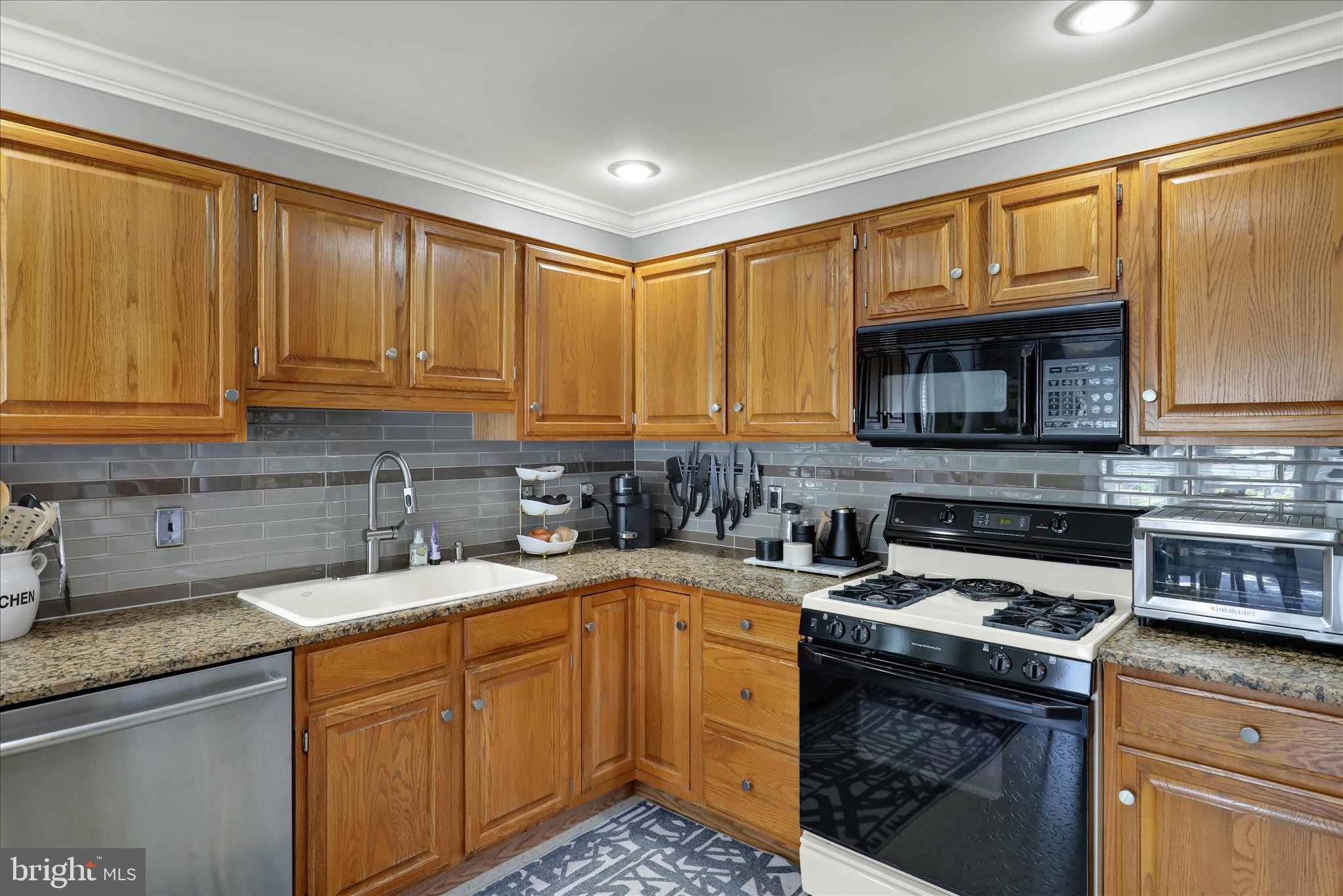 SUMMIT HILLS - Residential