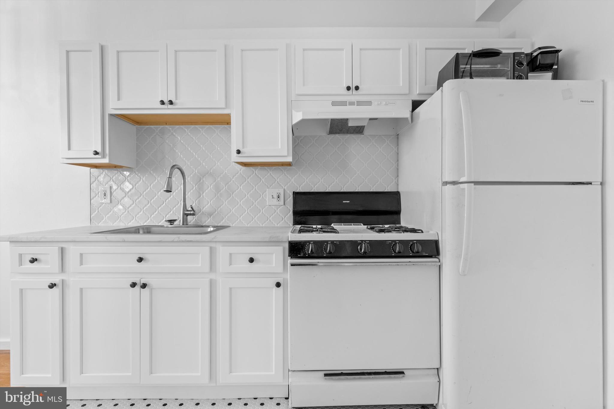 MOUNT VERNON PLACE HISTORIC DISTRICT - Residential Lease