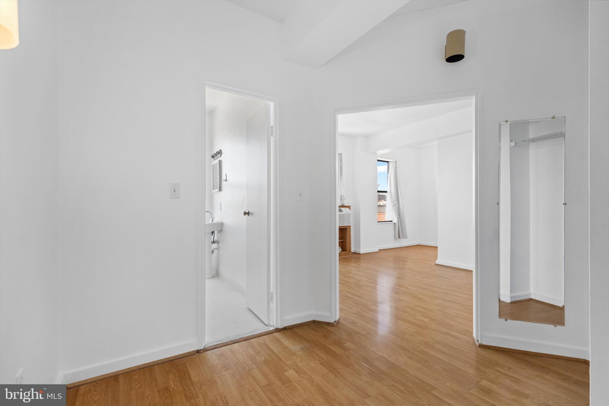 MOUNT VERNON PLACE HISTORIC DISTRICT - Residential Lease