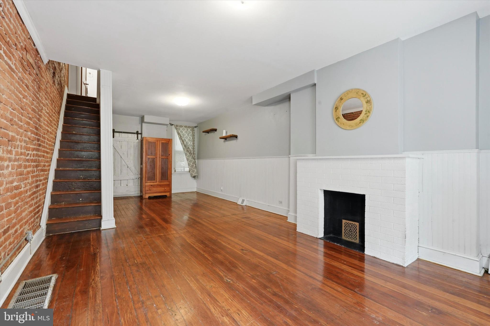 EAST FALLS - Residential