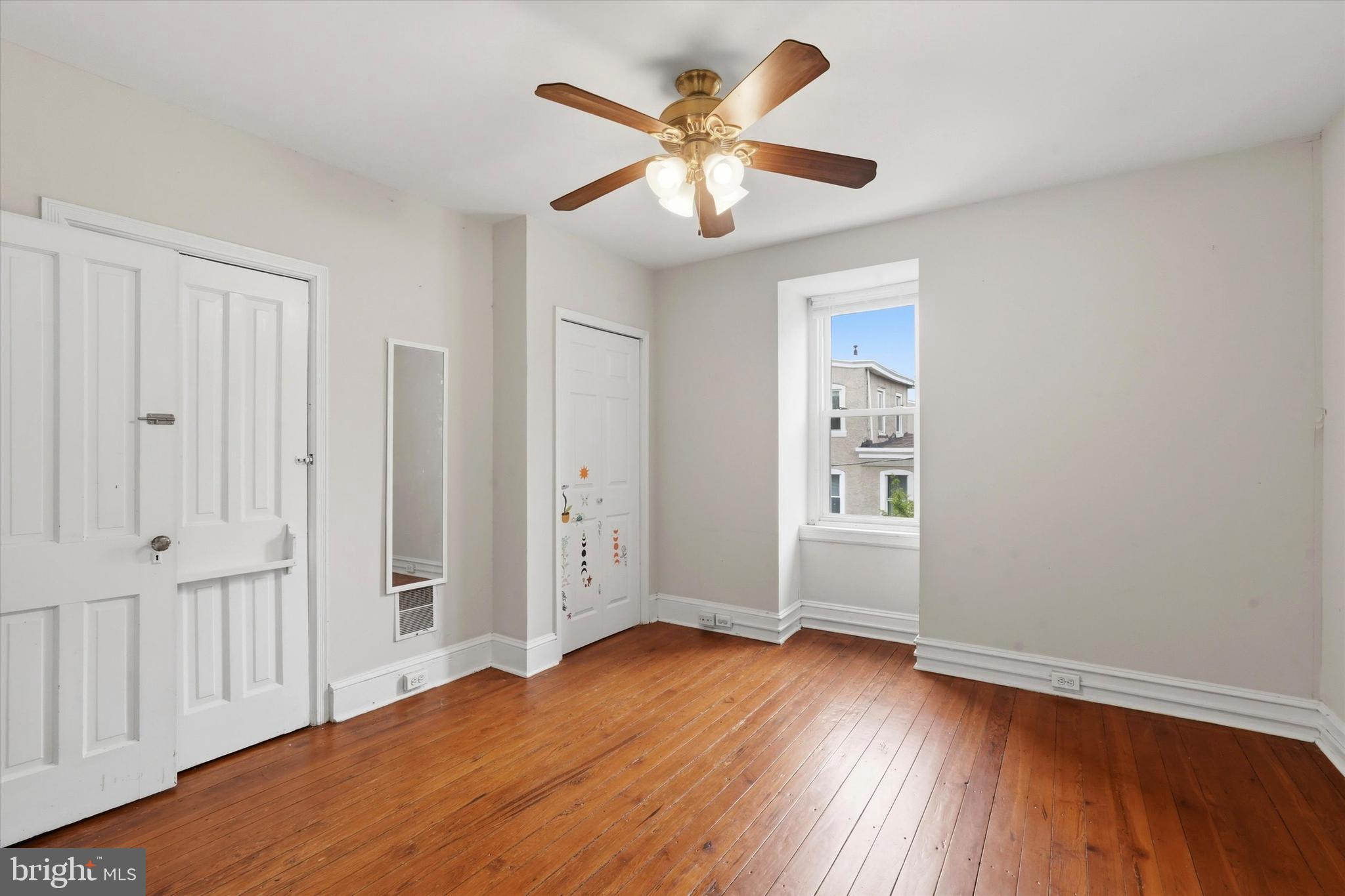 EAST FALLS - Residential
