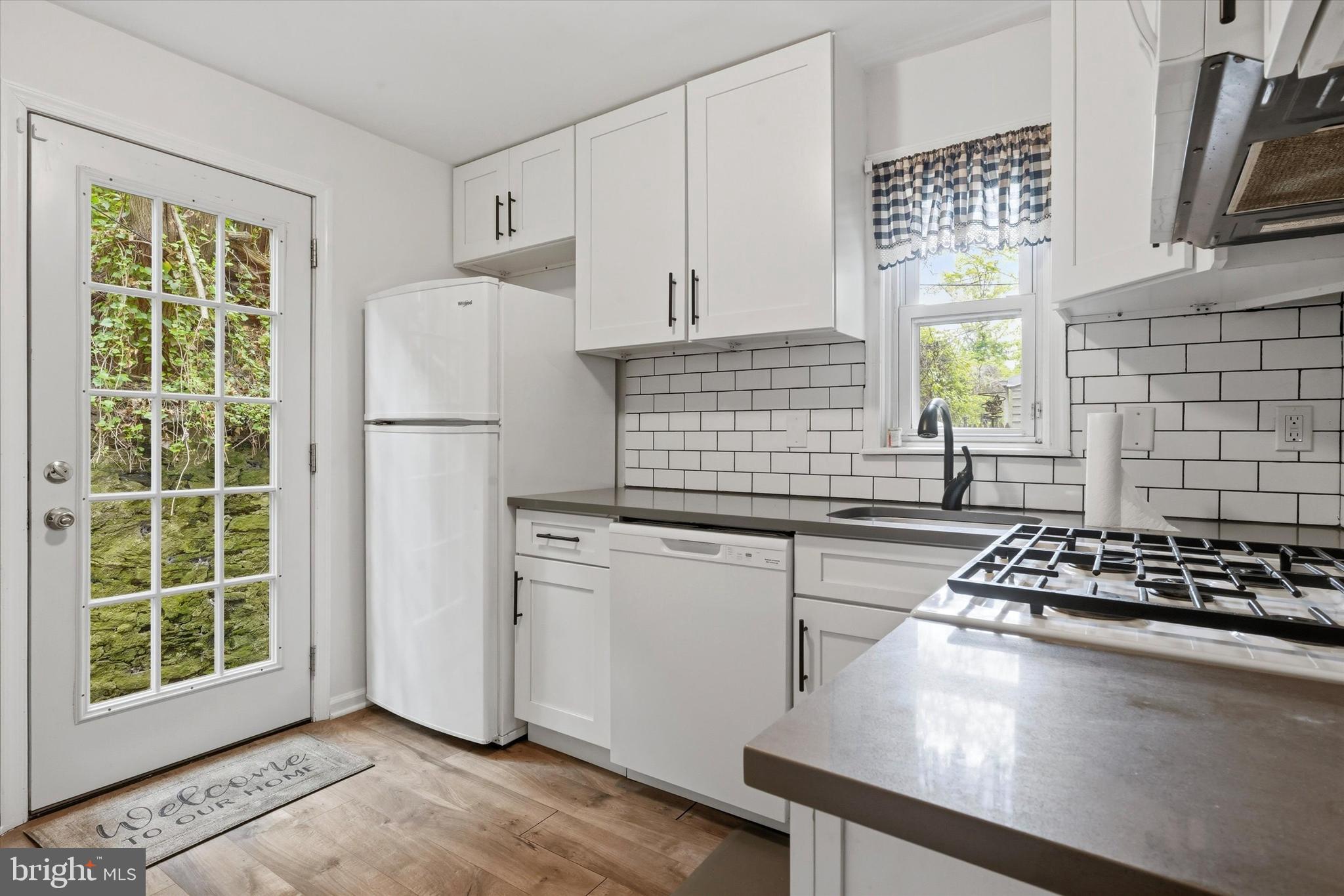 EAST FALLS - Residential