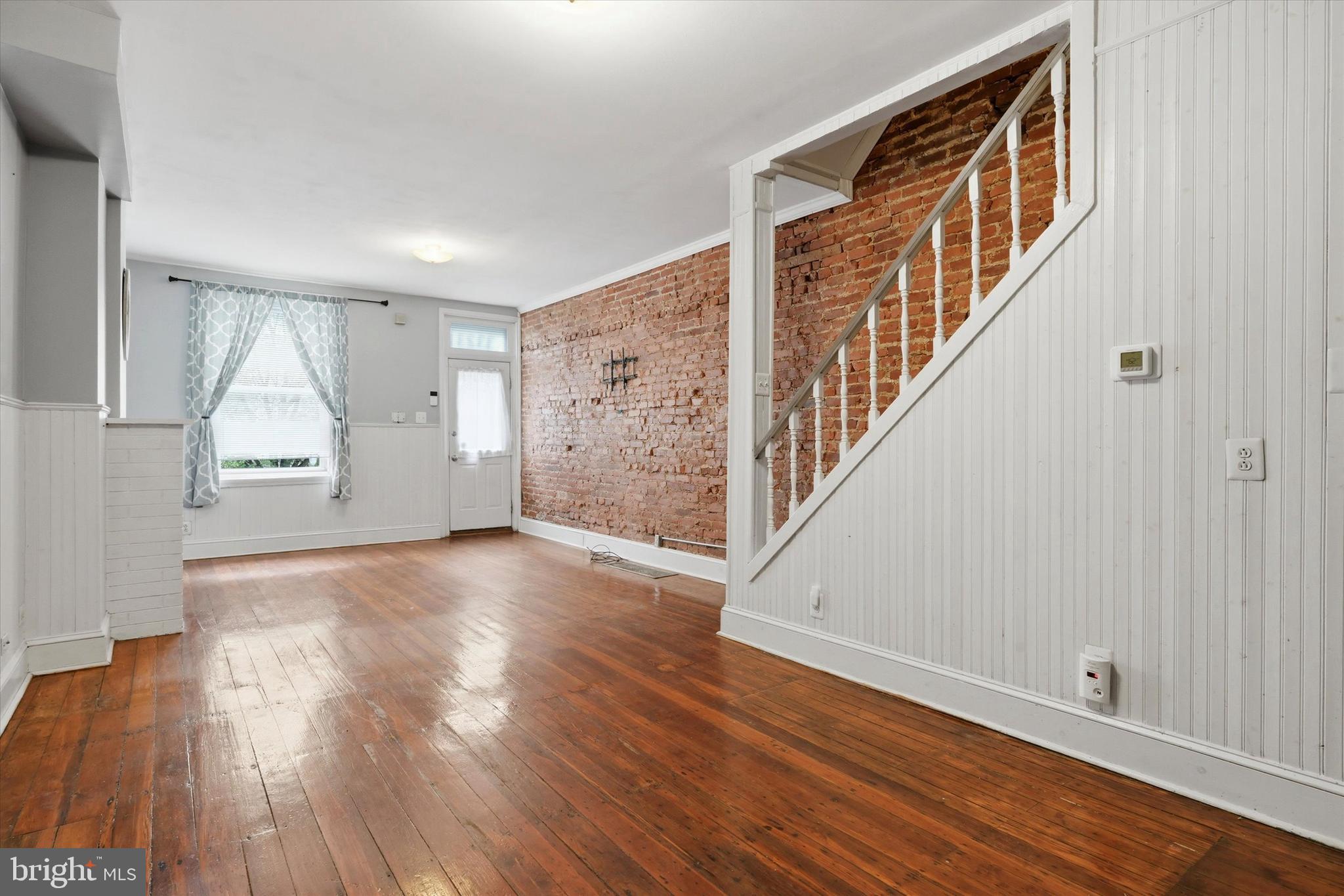 EAST FALLS - Residential