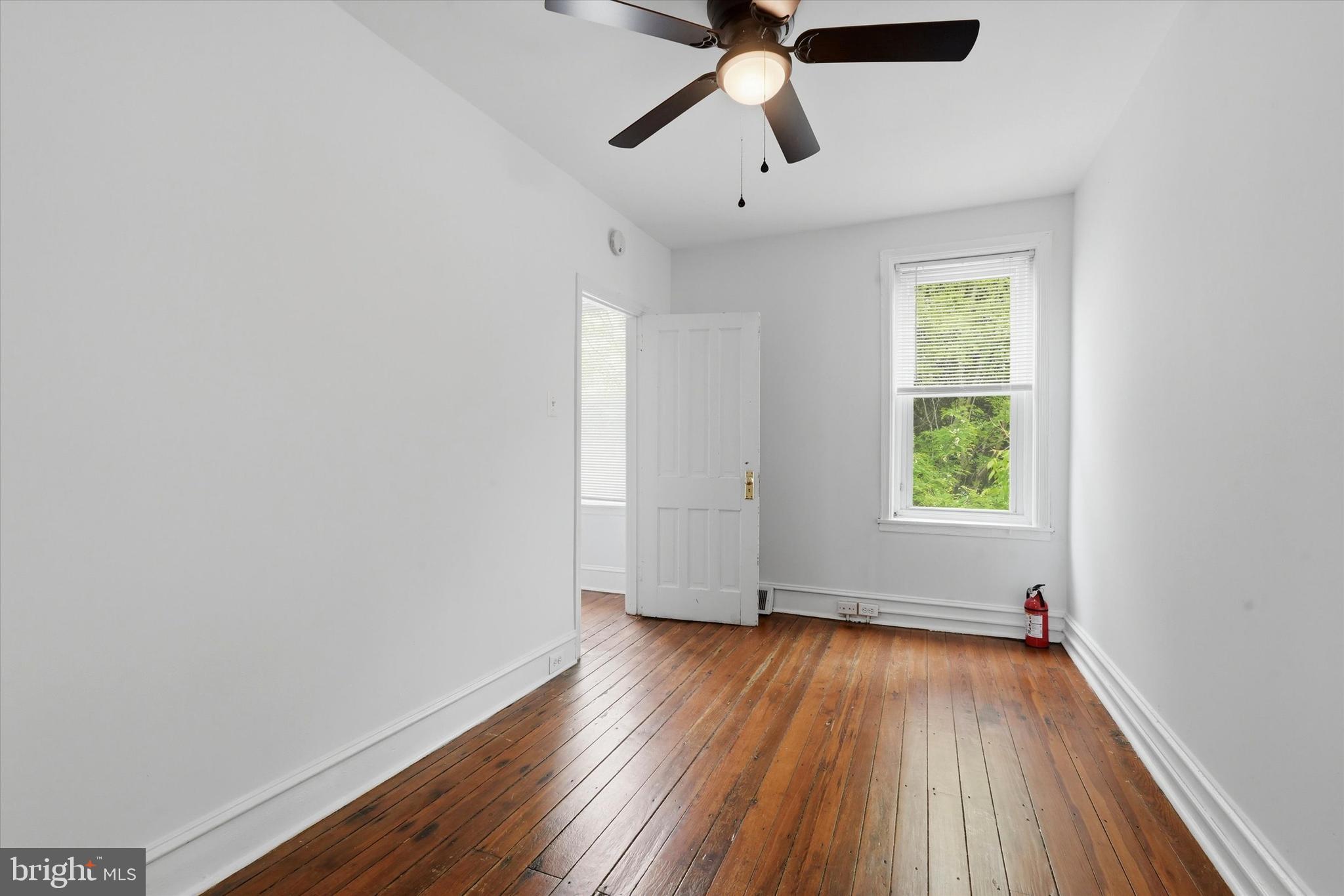 EAST FALLS - Residential