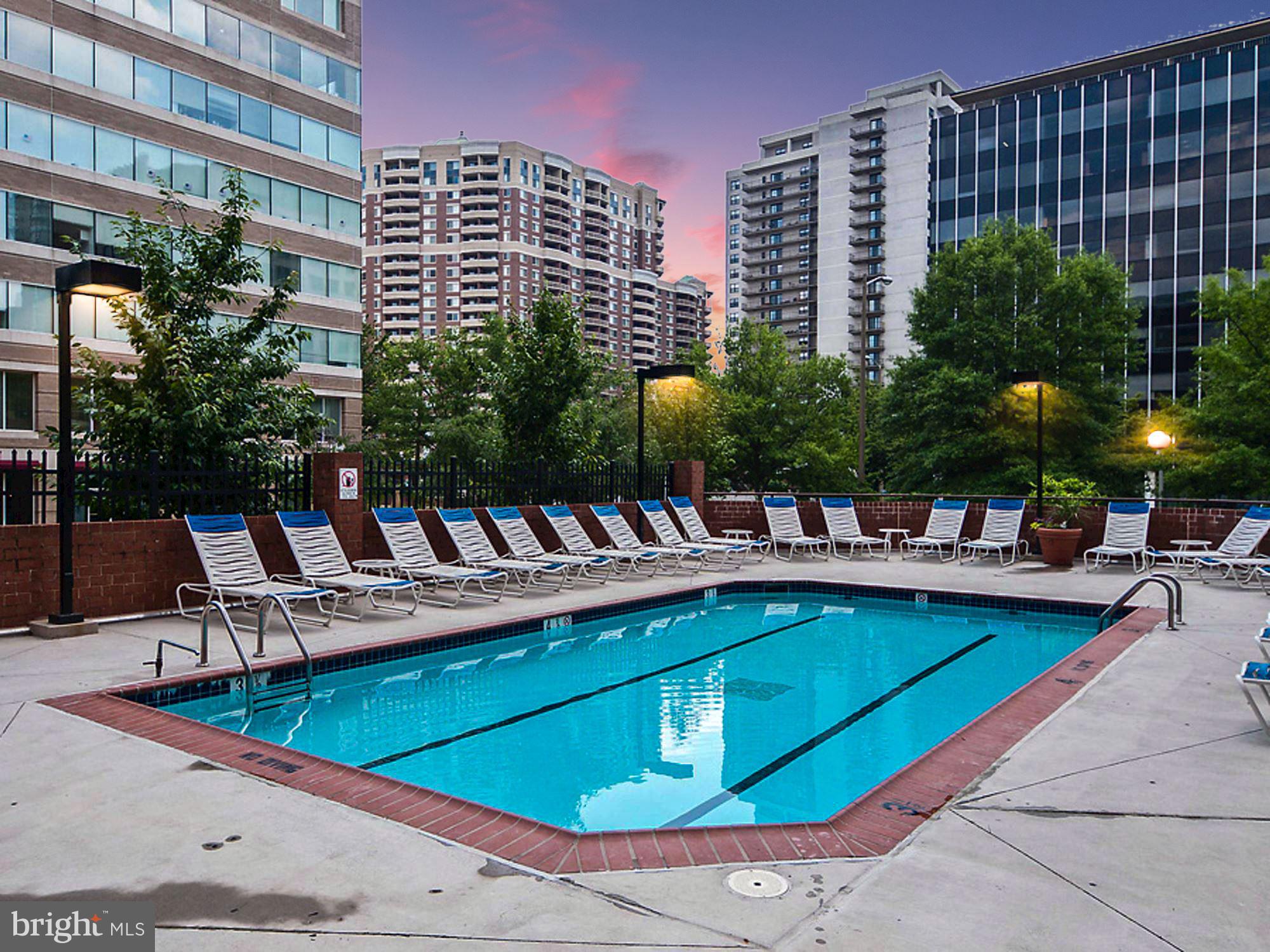 EASTVIEW AT BALLSTON METRO - Residential