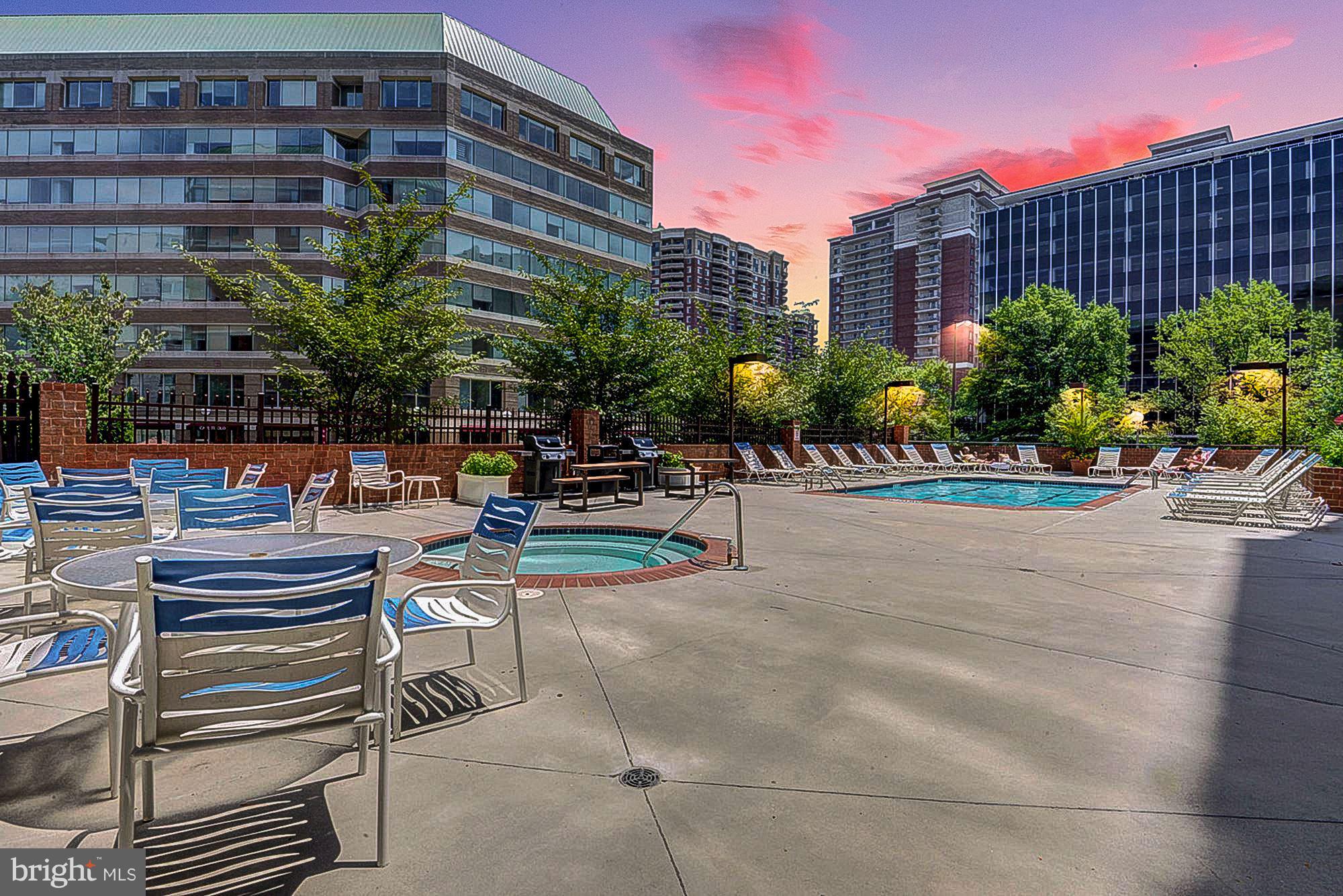 EASTVIEW AT BALLSTON METRO - Residential