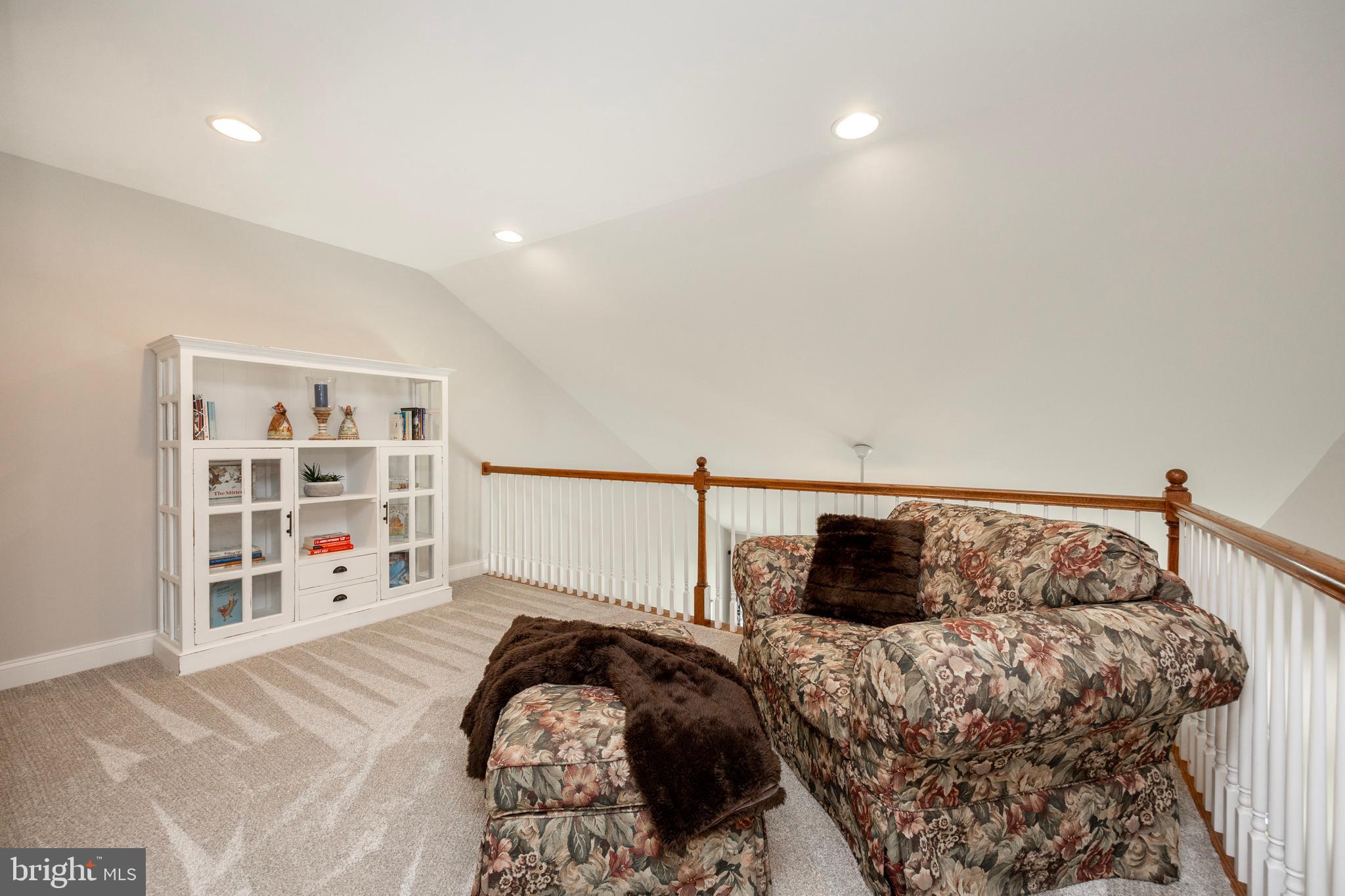 THE WOODS AT ROCK RAYMOND - Residential