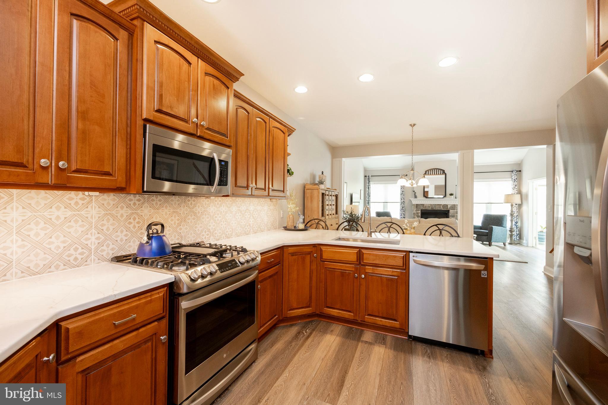 THE WOODS AT ROCK RAYMOND - Residential