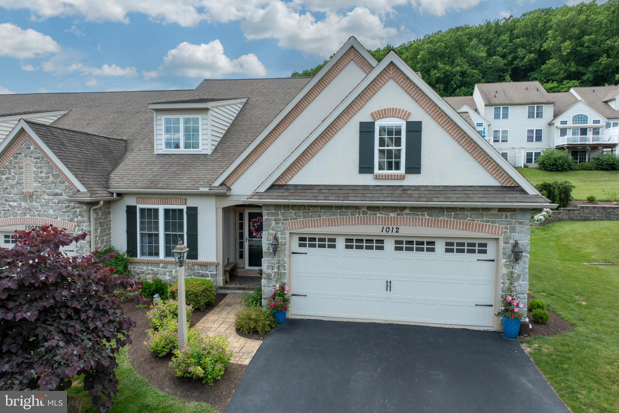 THE WOODS AT ROCK RAYMOND - Residential