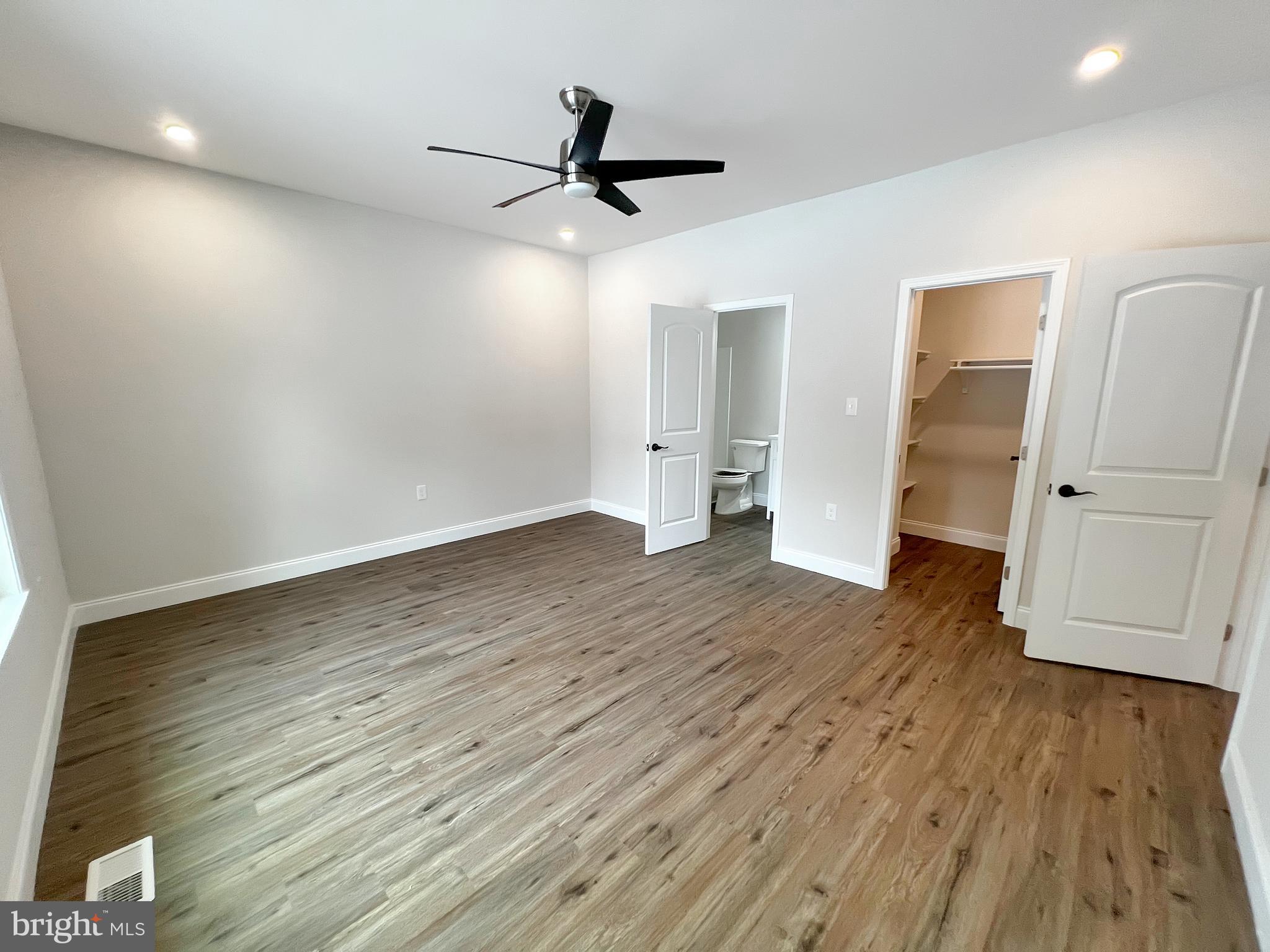 HOLLIS MANOR - Residential