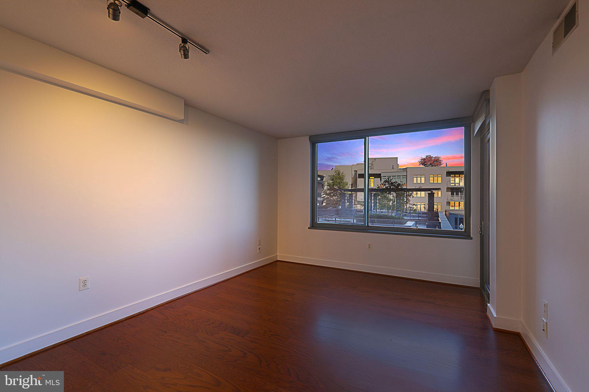 RADNOR - FORT MYER HEIGHTS - Residential