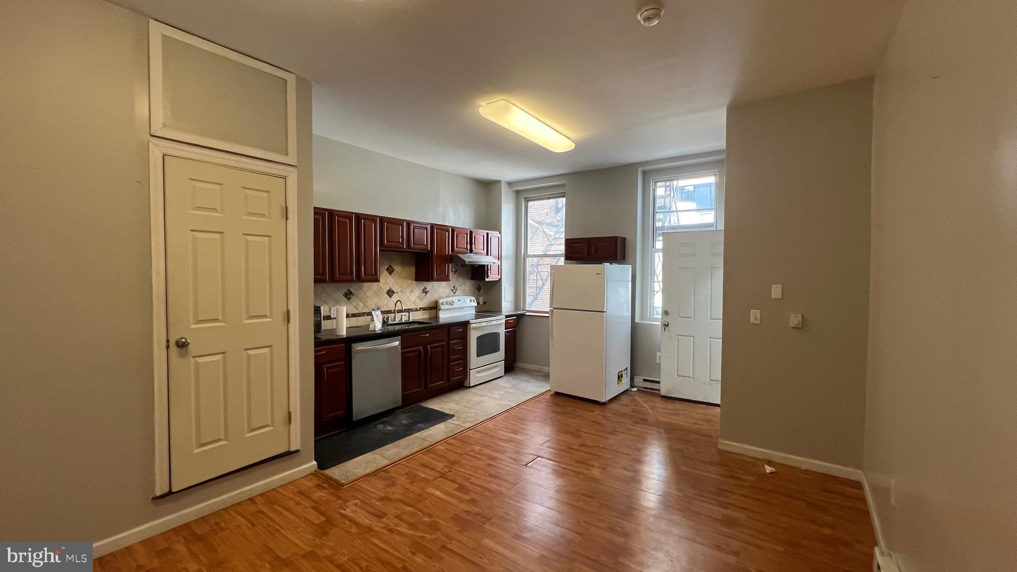 1115 WALNUT STREET 2F