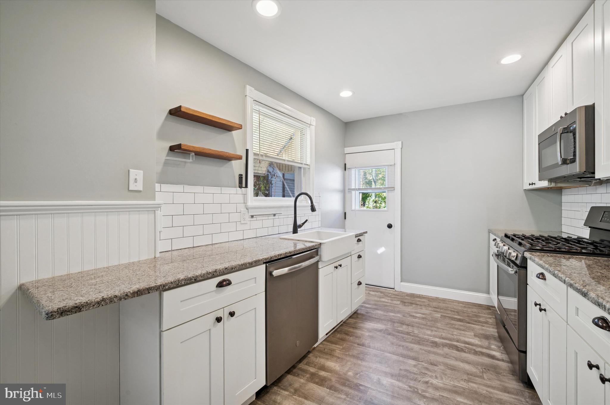 PORT RICHMOND - Residential