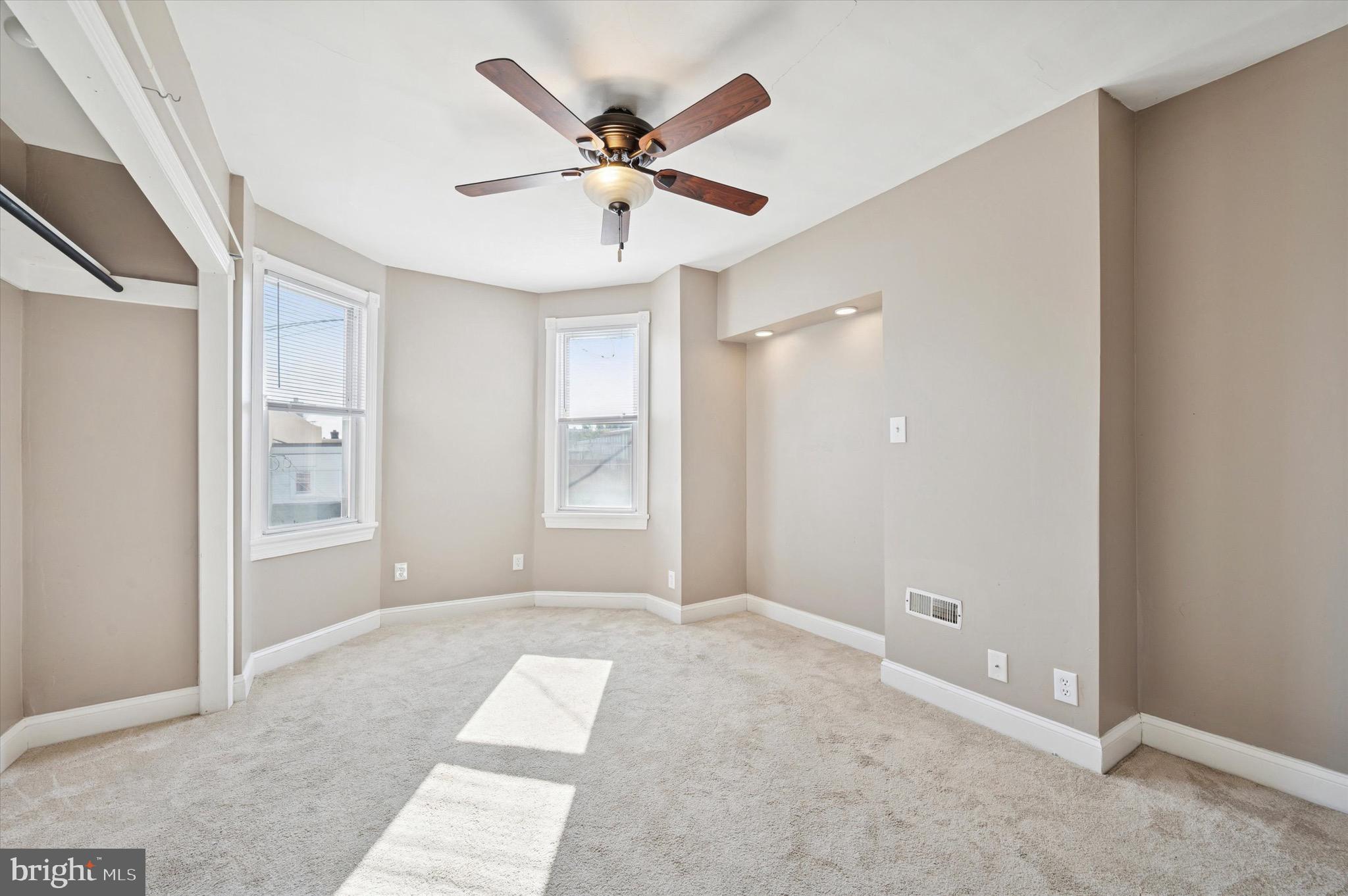 PORT RICHMOND - Residential