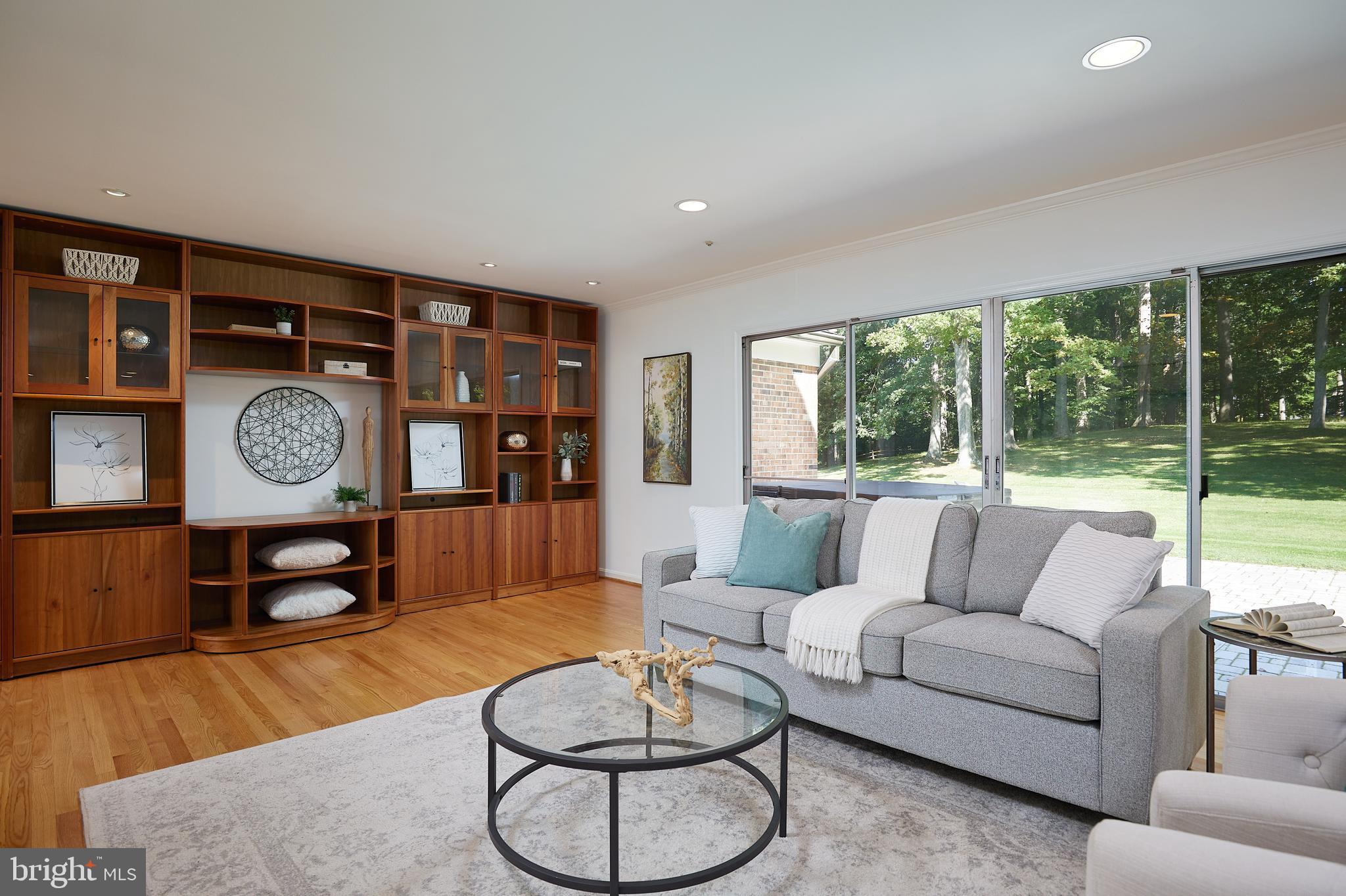 POTOMAC FALLS - Residential