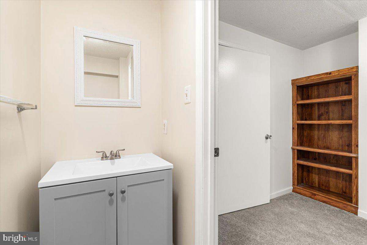 DAMASCUS MANOR - Residential