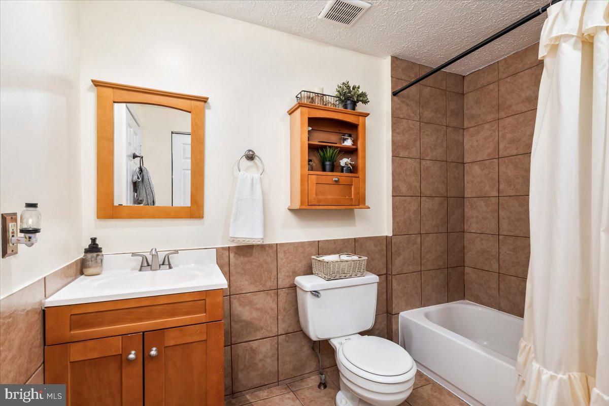 DAMASCUS MANOR - Residential