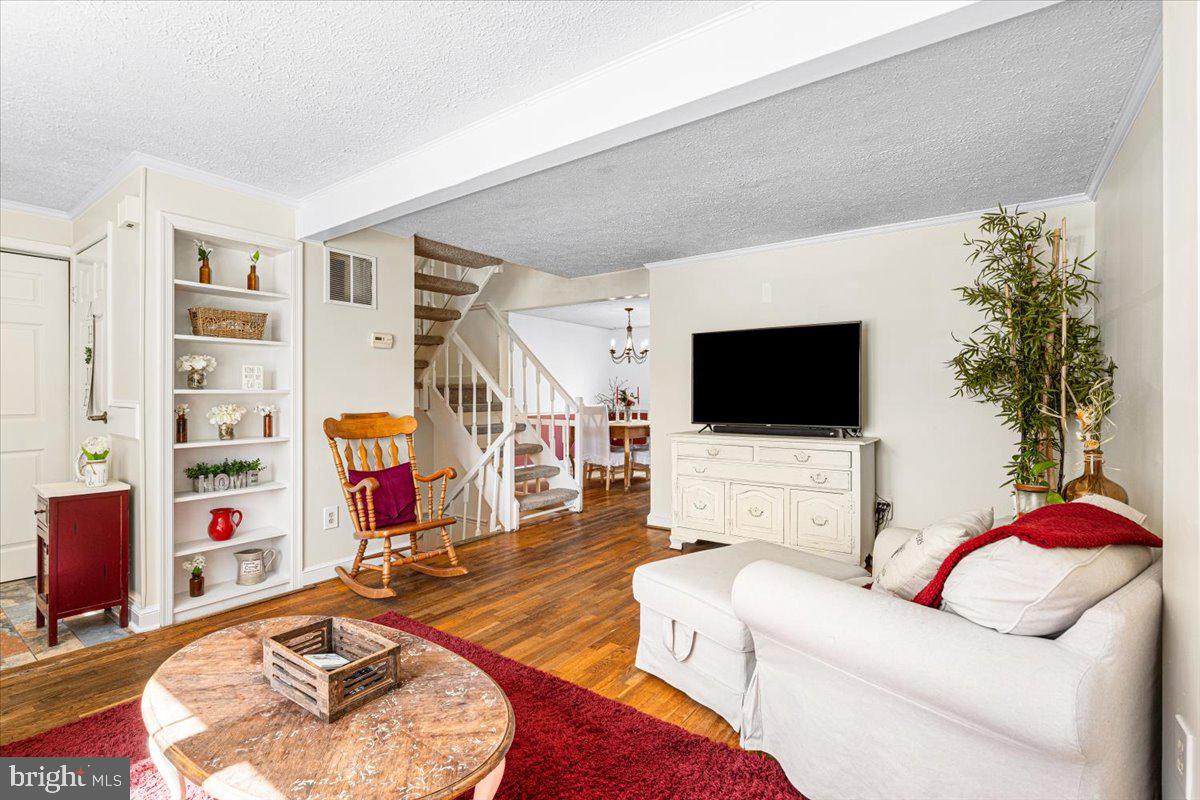 DAMASCUS MANOR - Residential