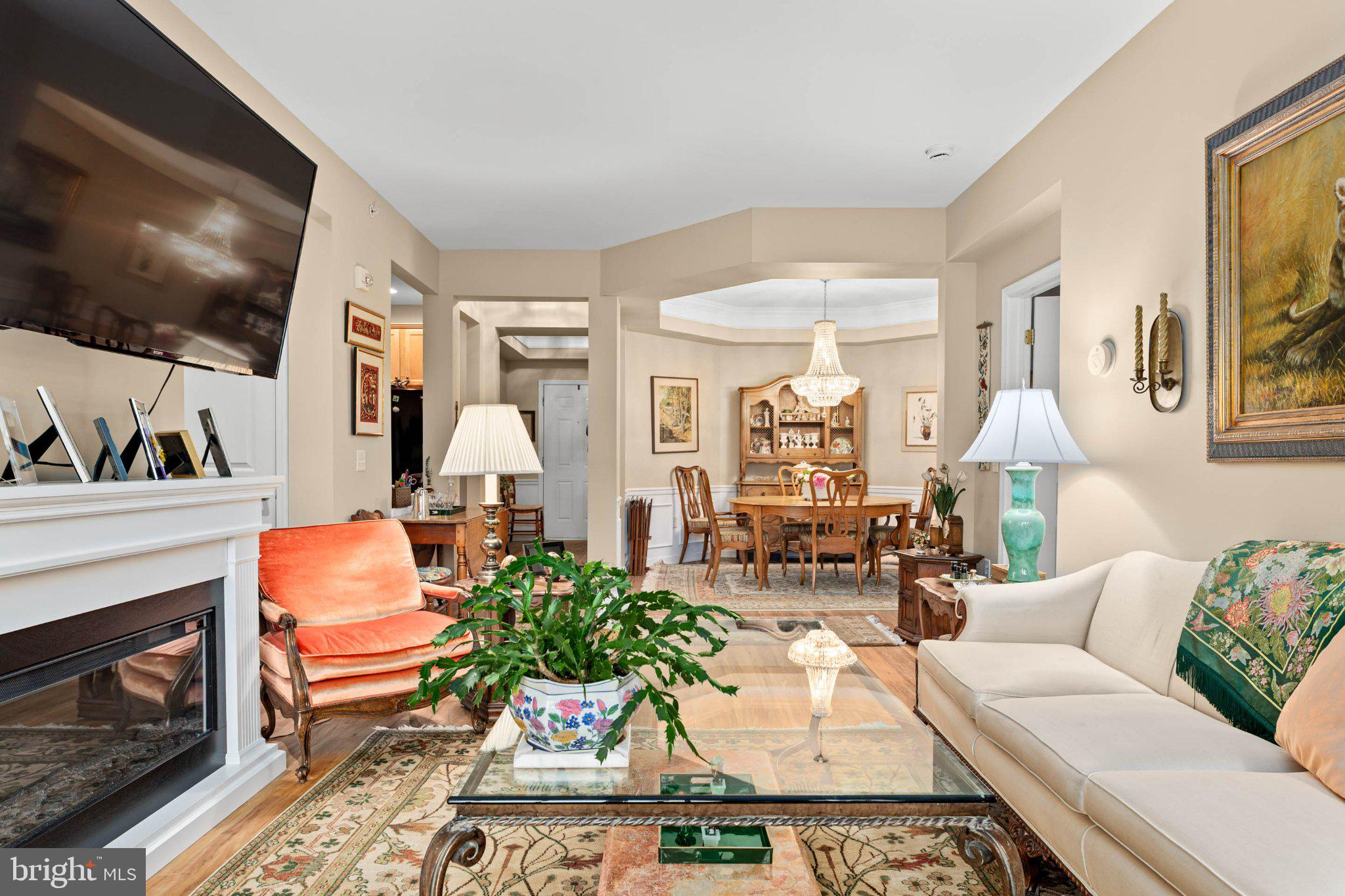 2406 LILAC COURT