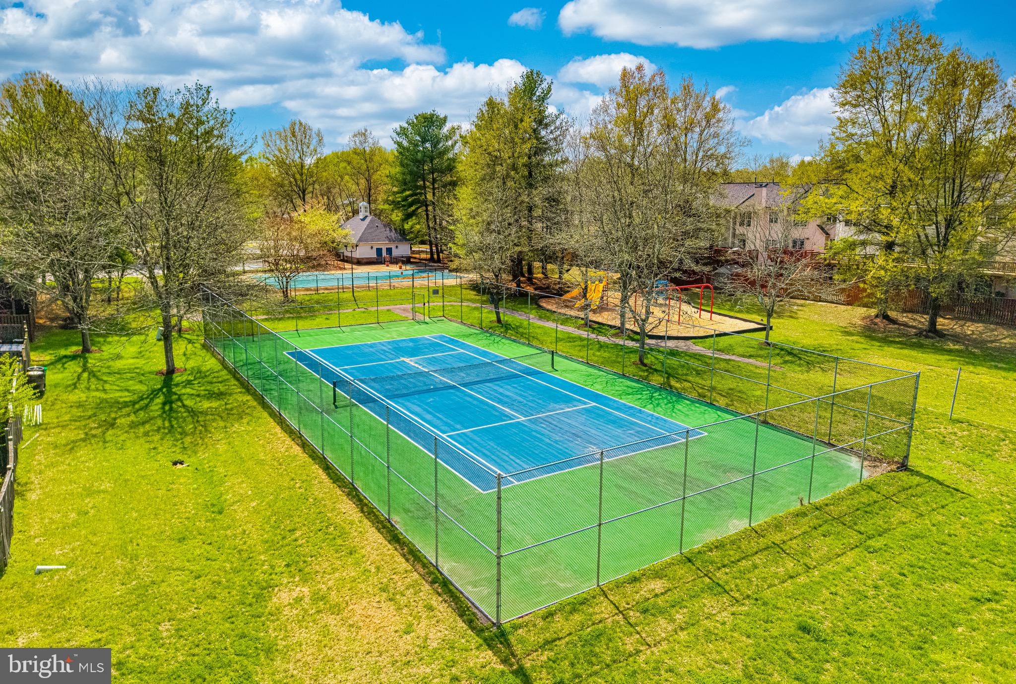 WOODVIEW VILLAGE - Residential