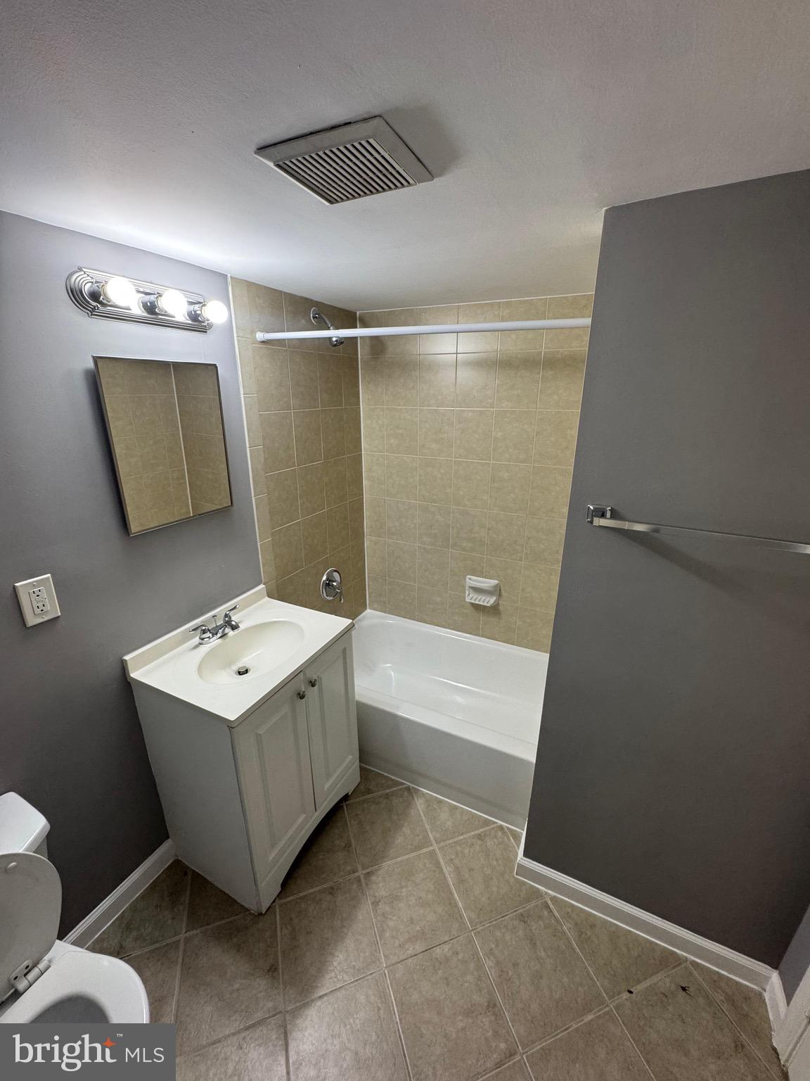 MARKHAM VIEW CONDOMINIUMS - Residential