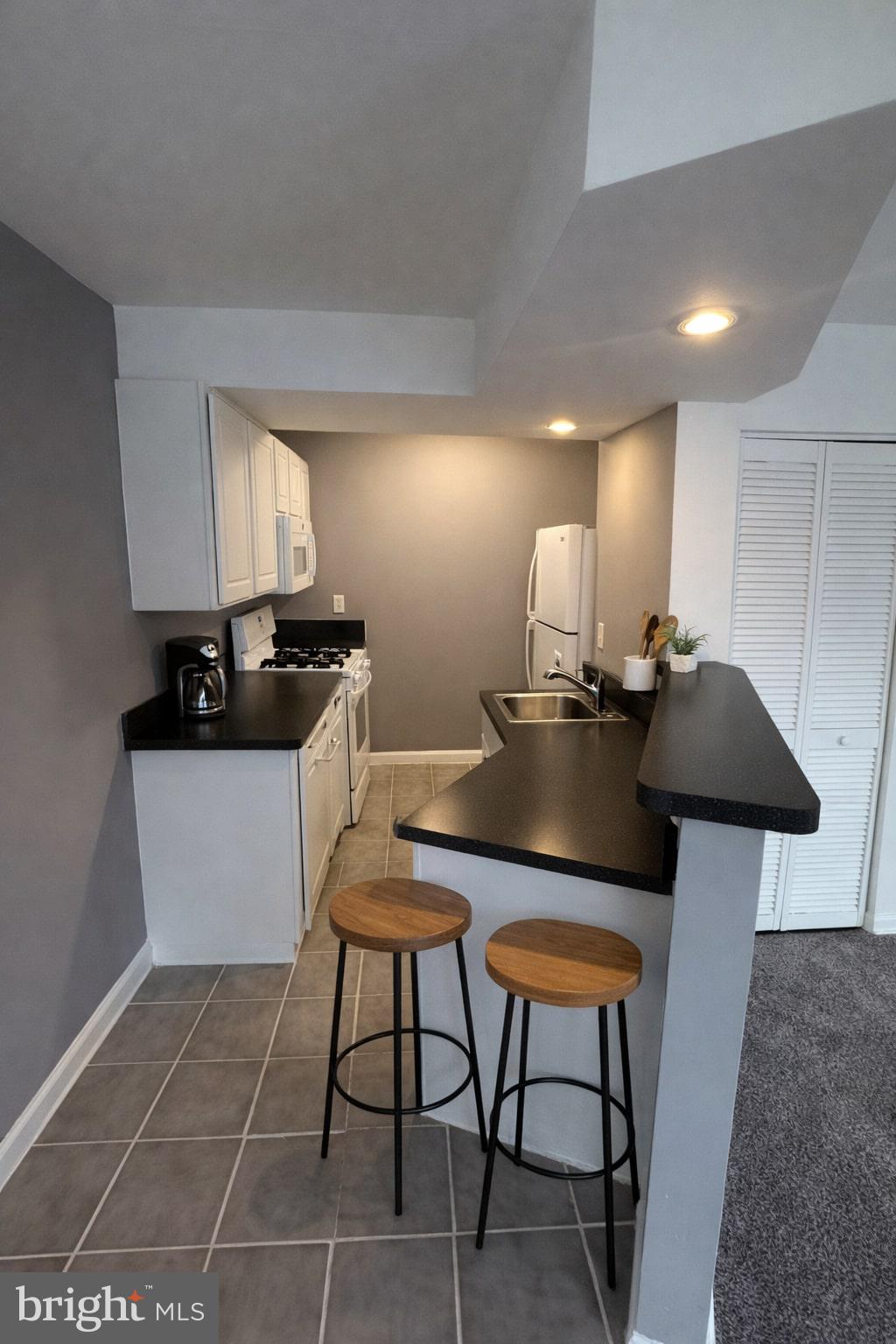 MARKHAM VIEW CONDOMINIUMS - Residential