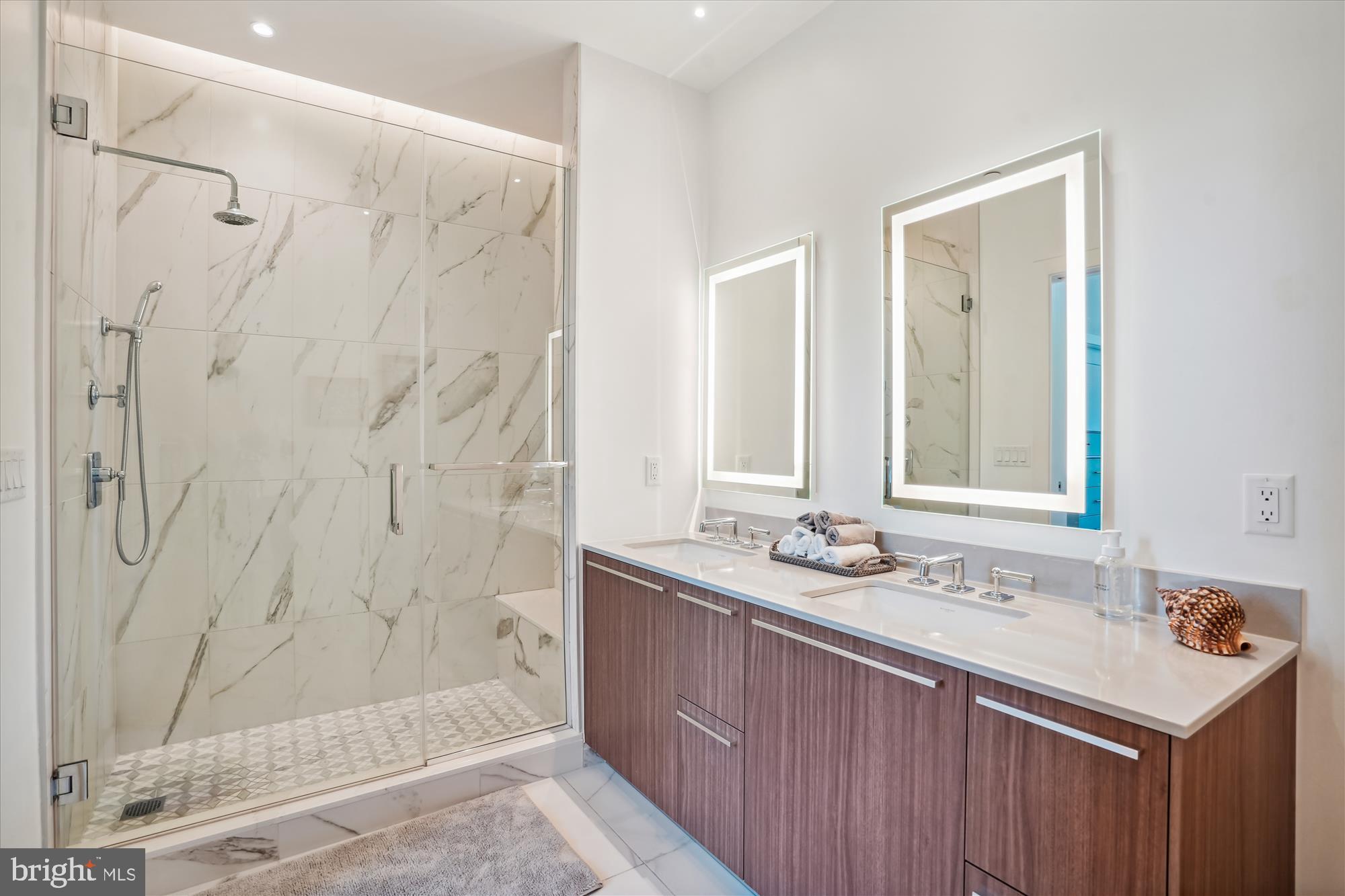 OLD TOWN NORTH - Residential