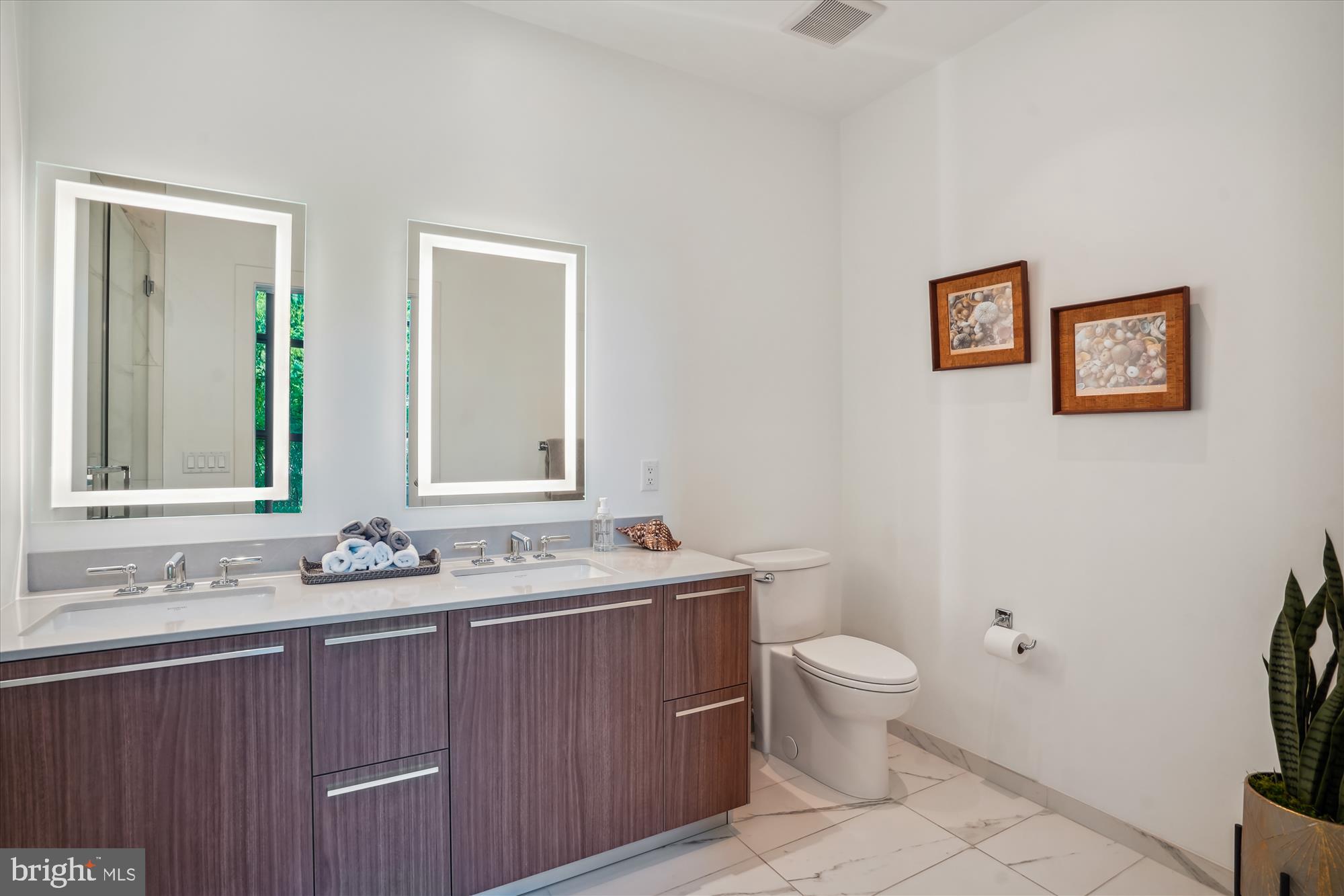 OLD TOWN NORTH - Residential