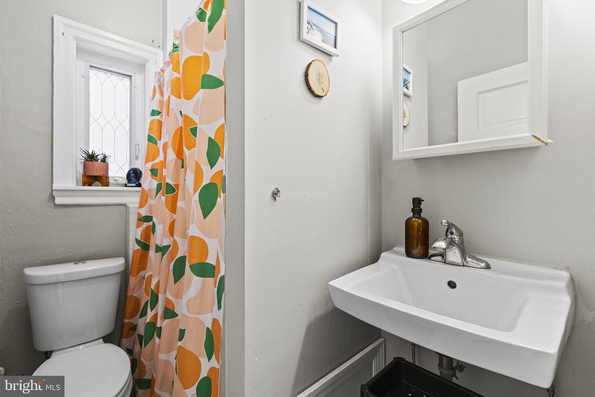 FAIRMOUNT - Residential Lease