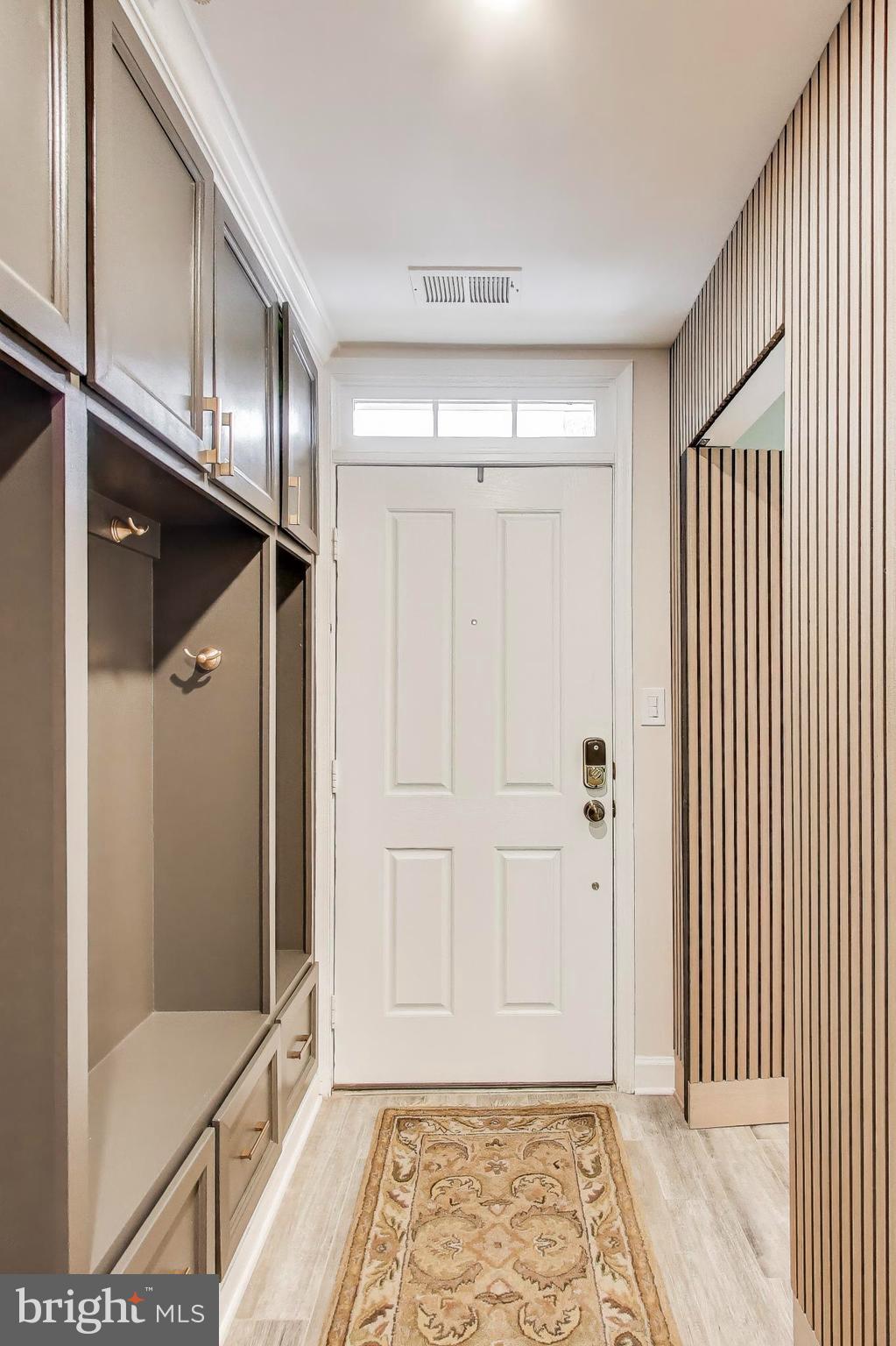 814 CAPITOL SQUARE PLACE SW