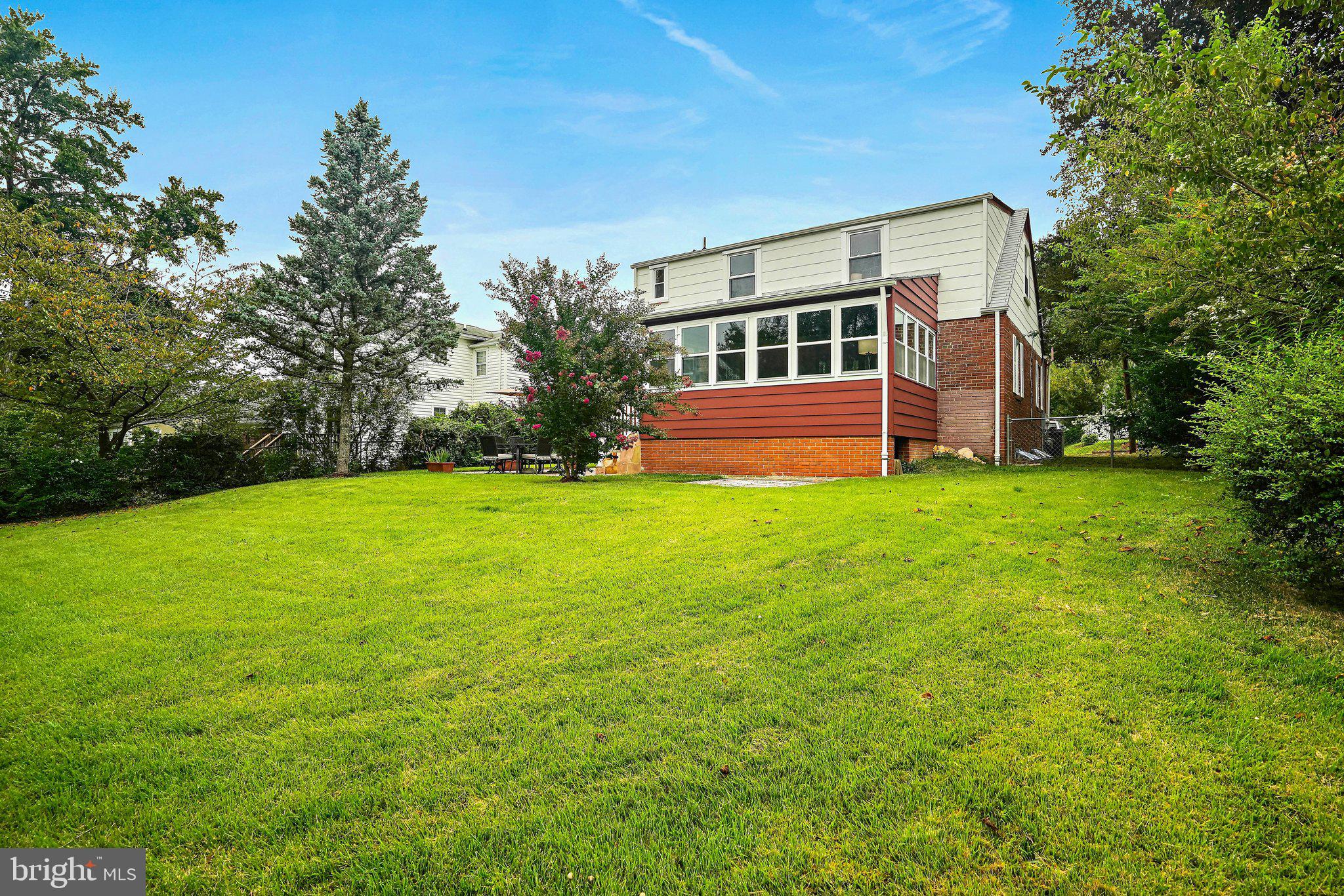 WHEATON CREST - Residential