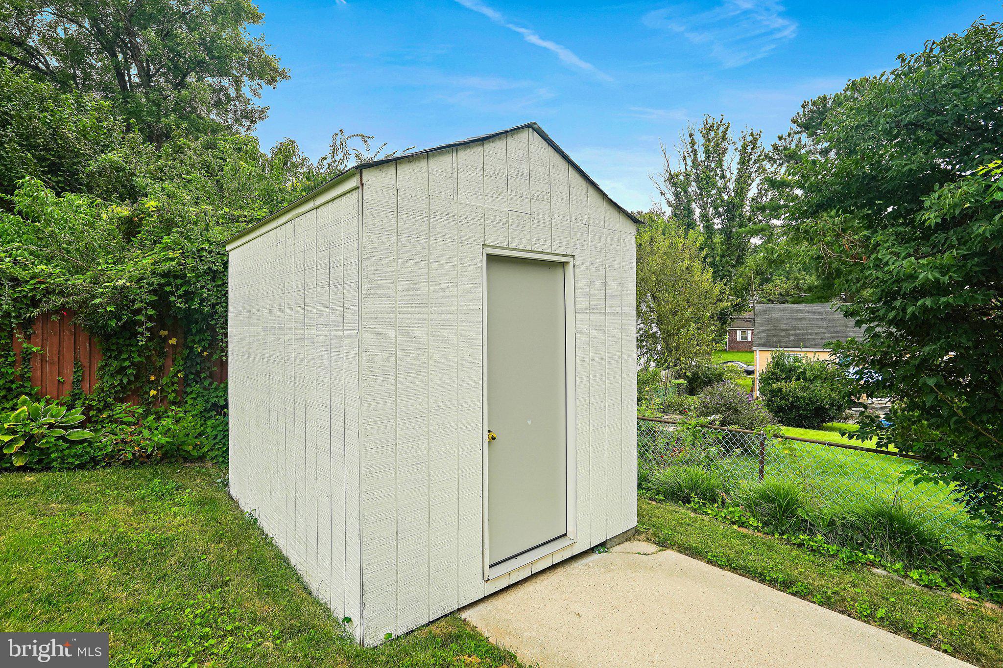 WHEATON CREST - Residential