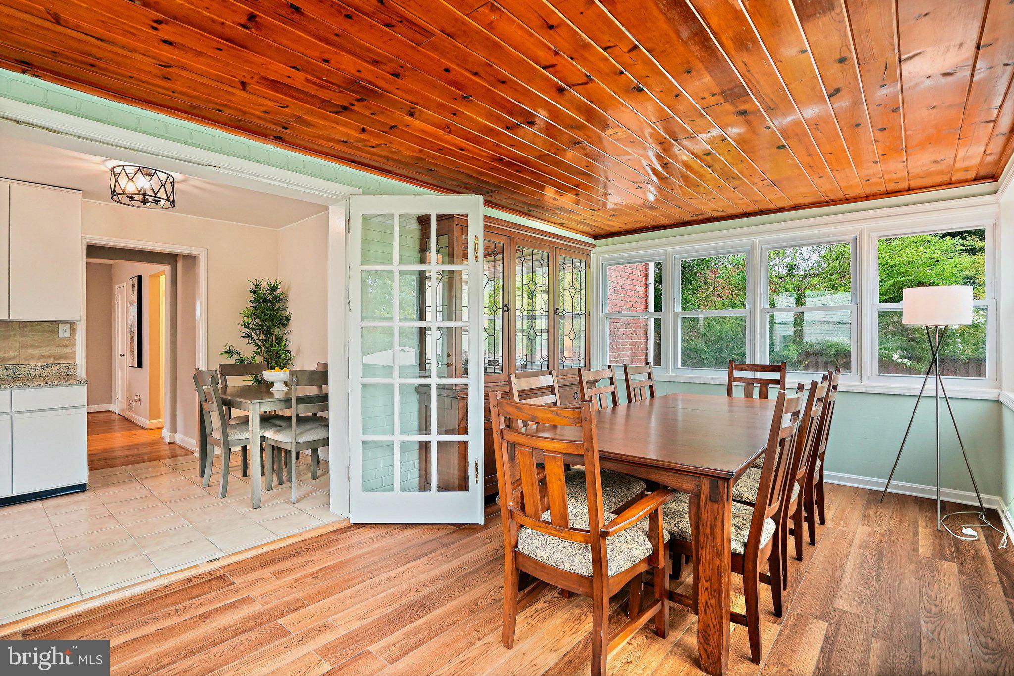 WHEATON CREST - Residential