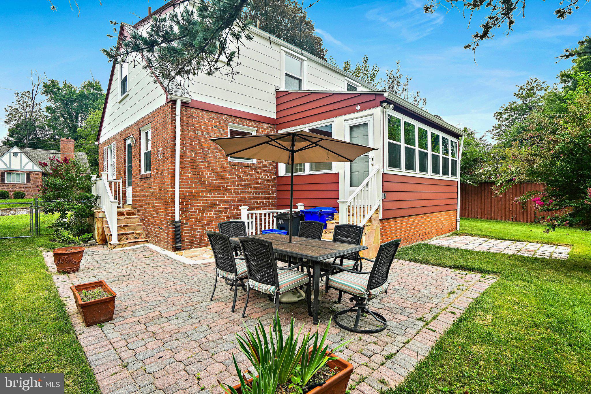 WHEATON CREST - Residential