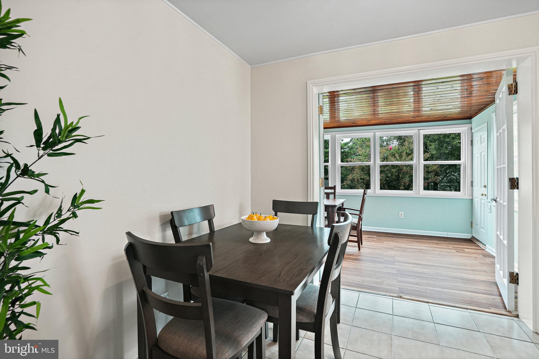 WHEATON CREST - Residential