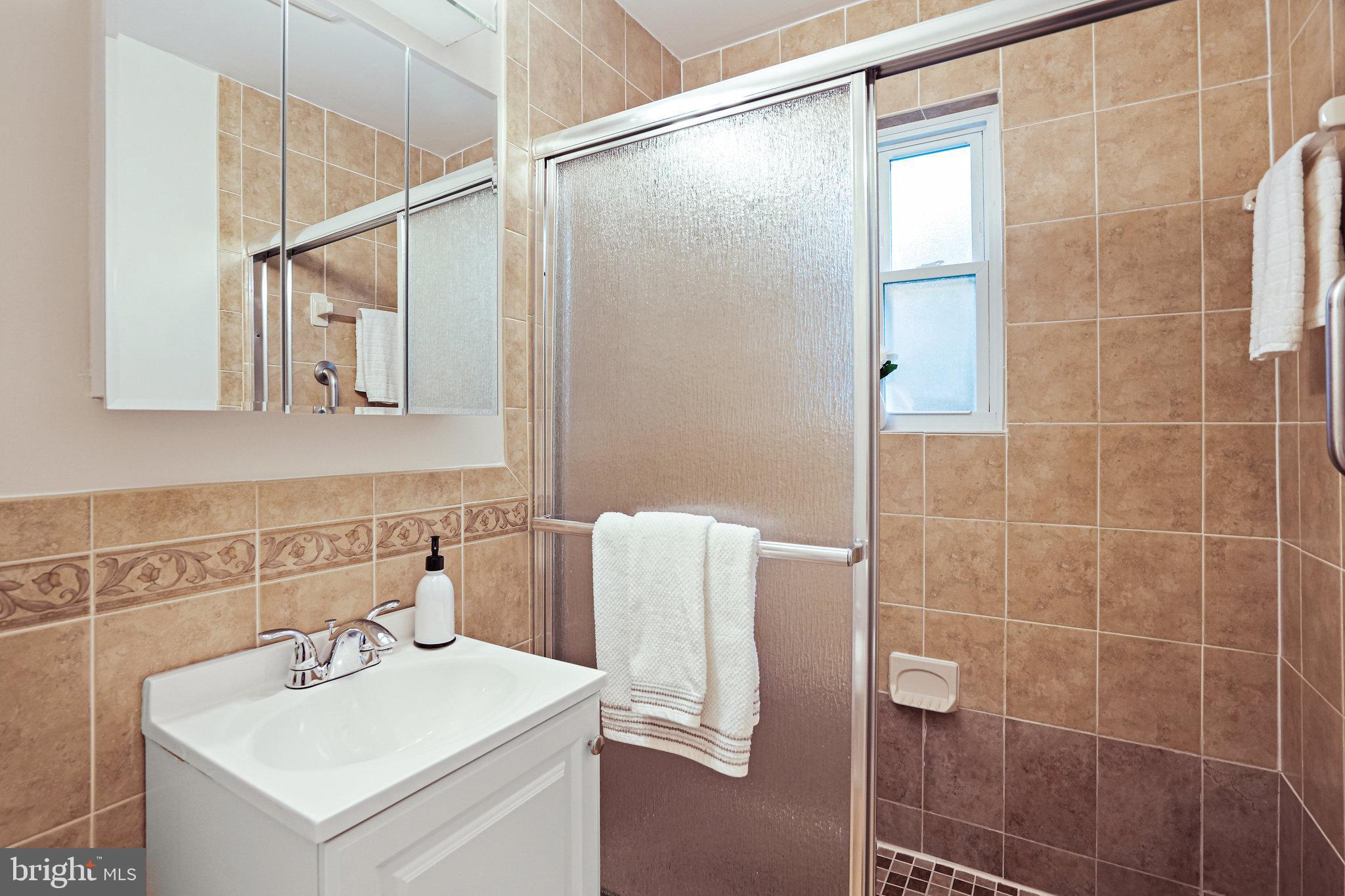 WHEATON CREST - Residential