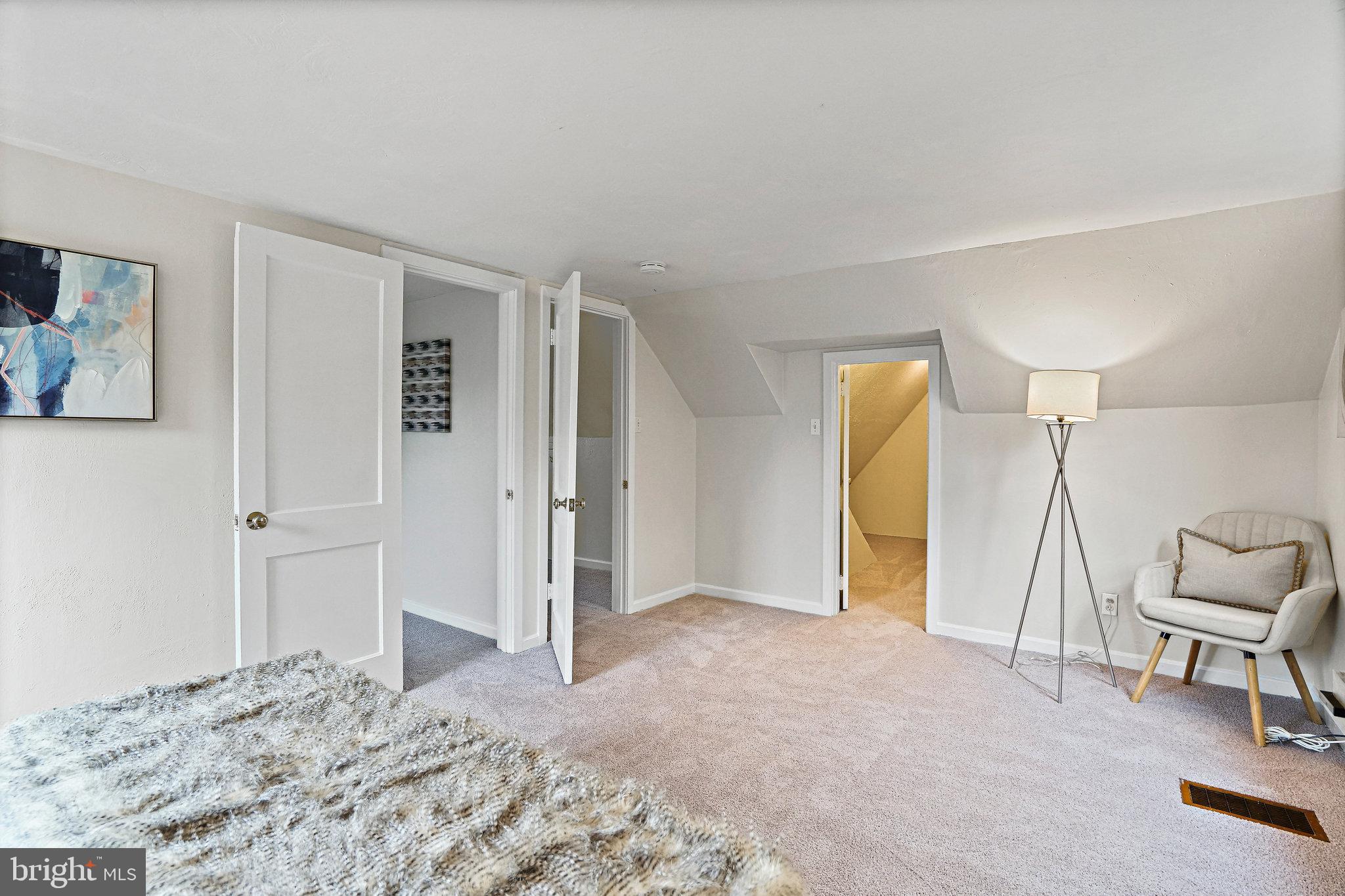 WHEATON CREST - Residential