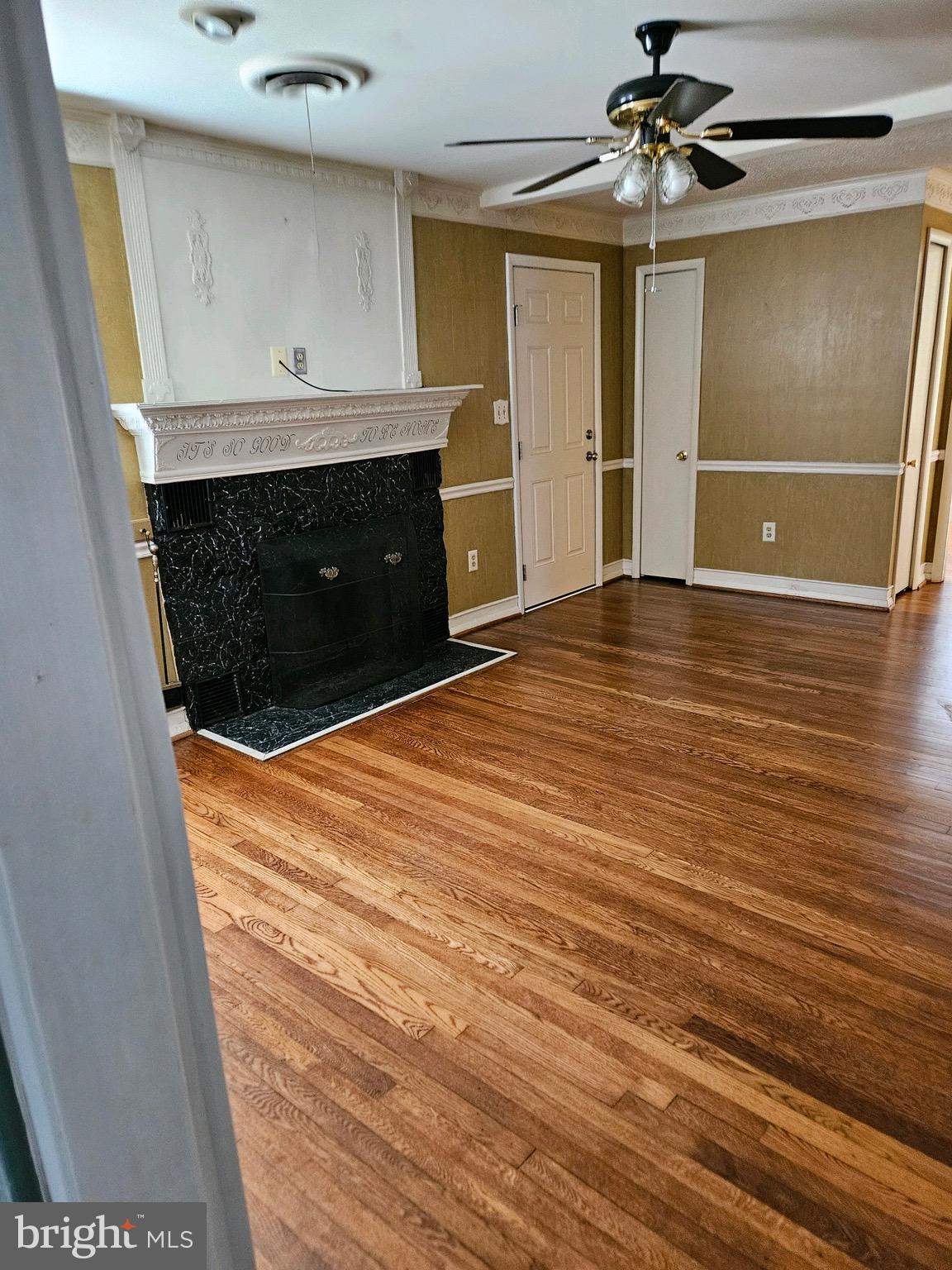 WALDORF PARK - Residential Lease