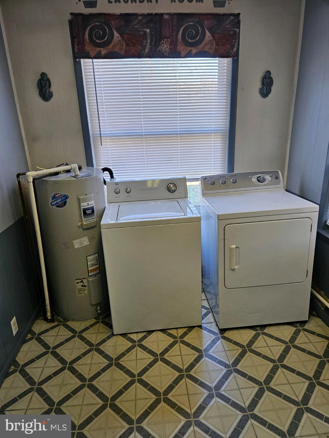 WALDORF PARK - Residential Lease